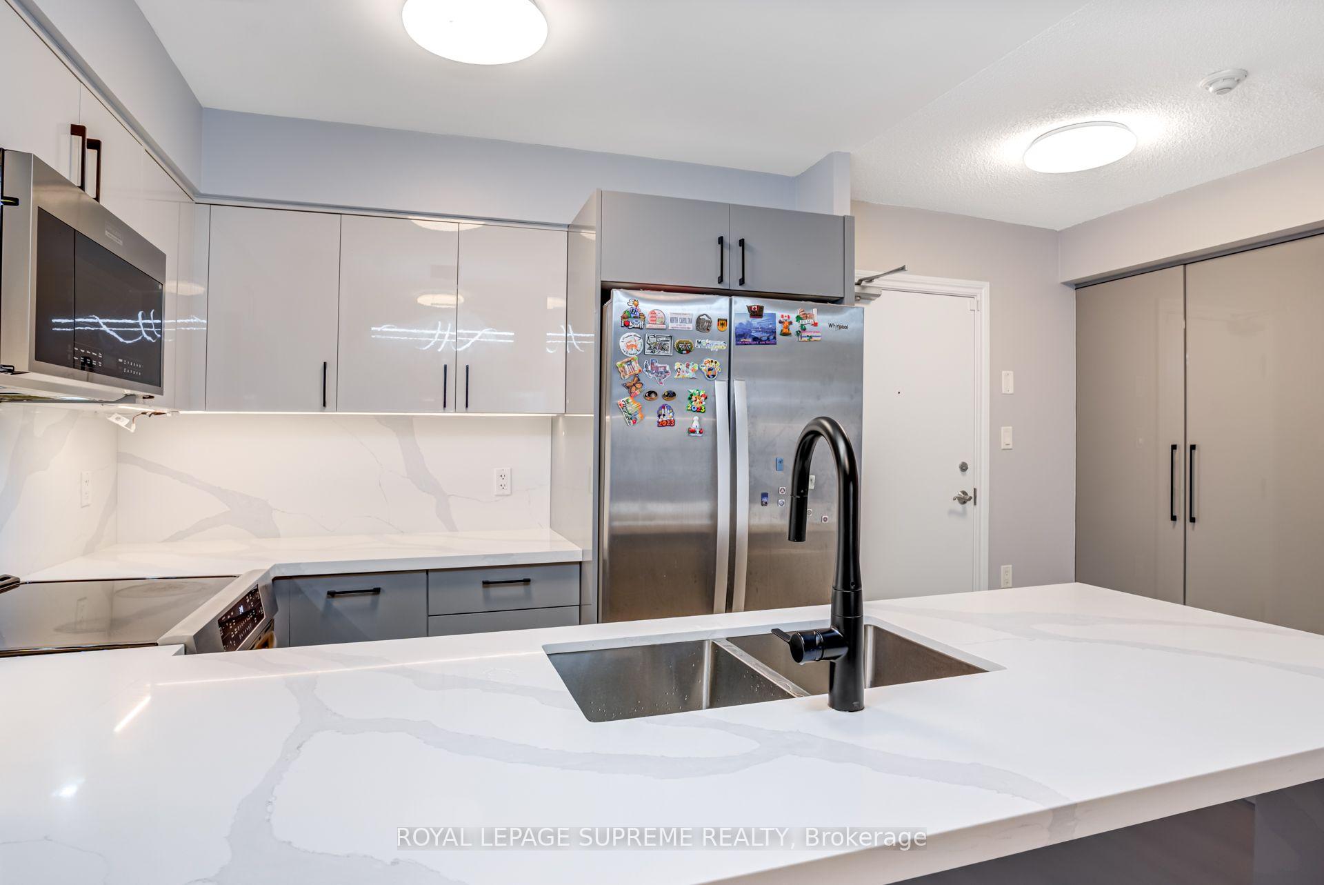 872 Sheppard Avenue W 301, Toronto Unit: 301