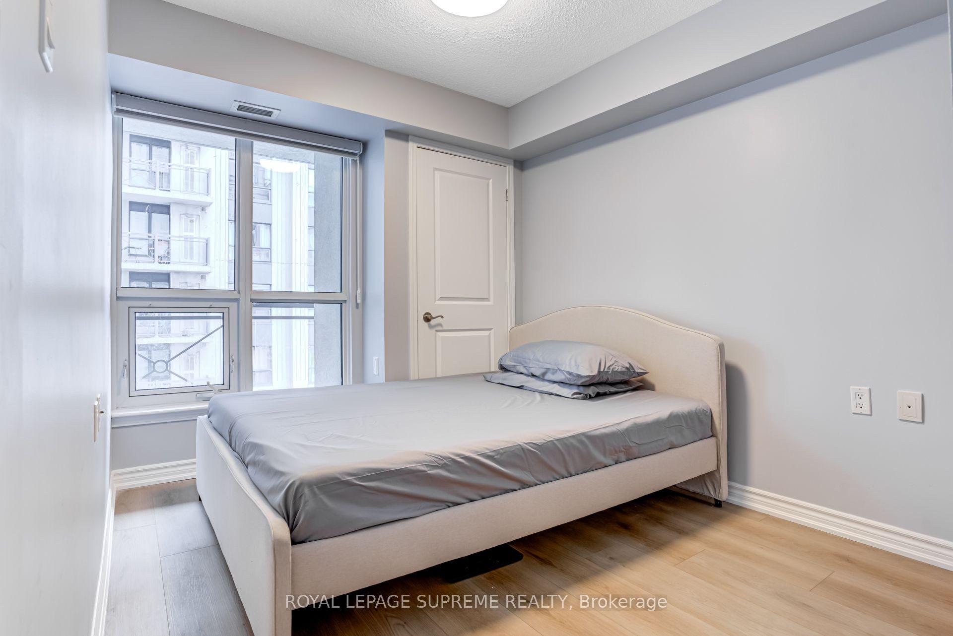 872 Sheppard Avenue W 301, Toronto Unit: 301