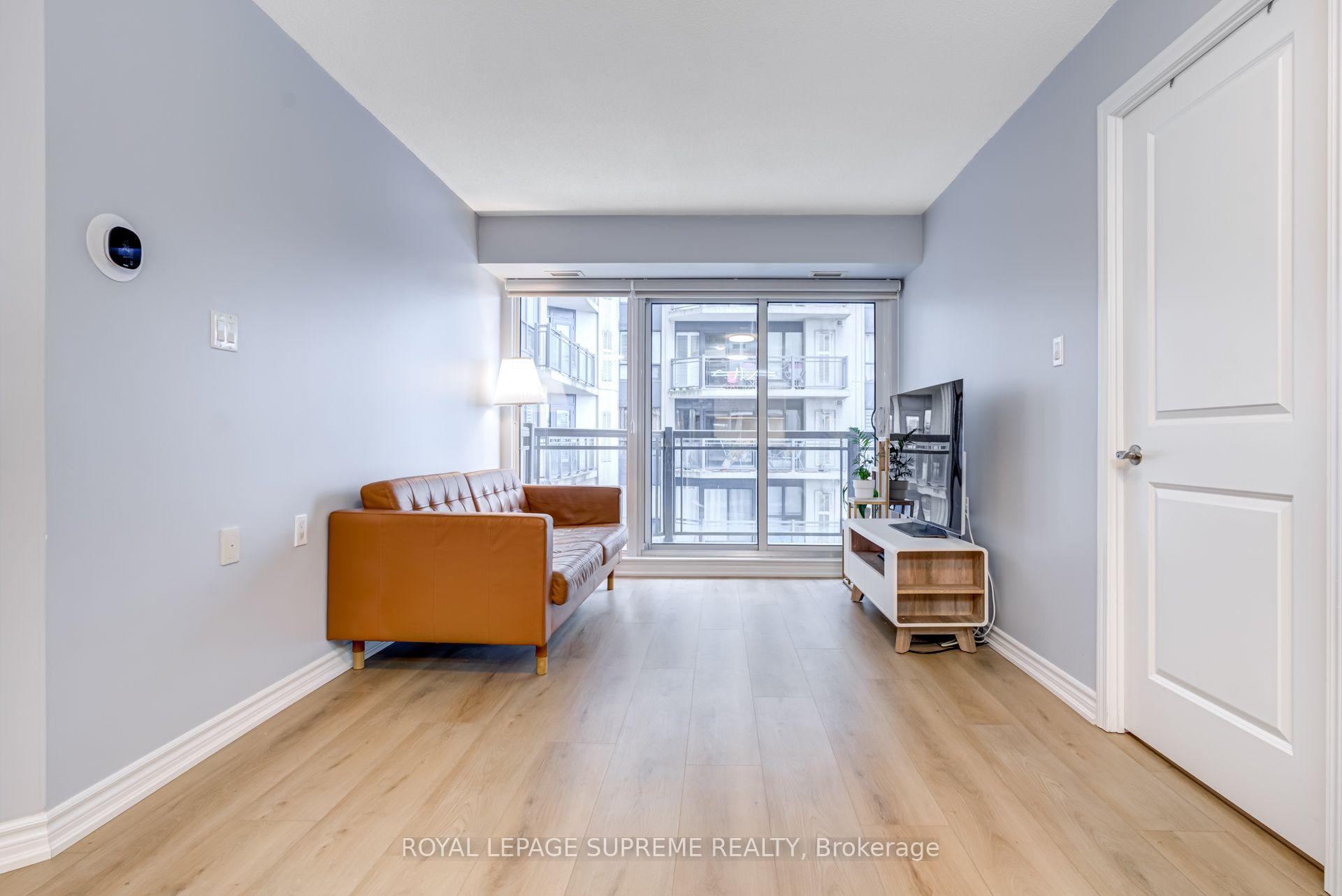 872 Sheppard Avenue W 301, Toronto Unit: 301