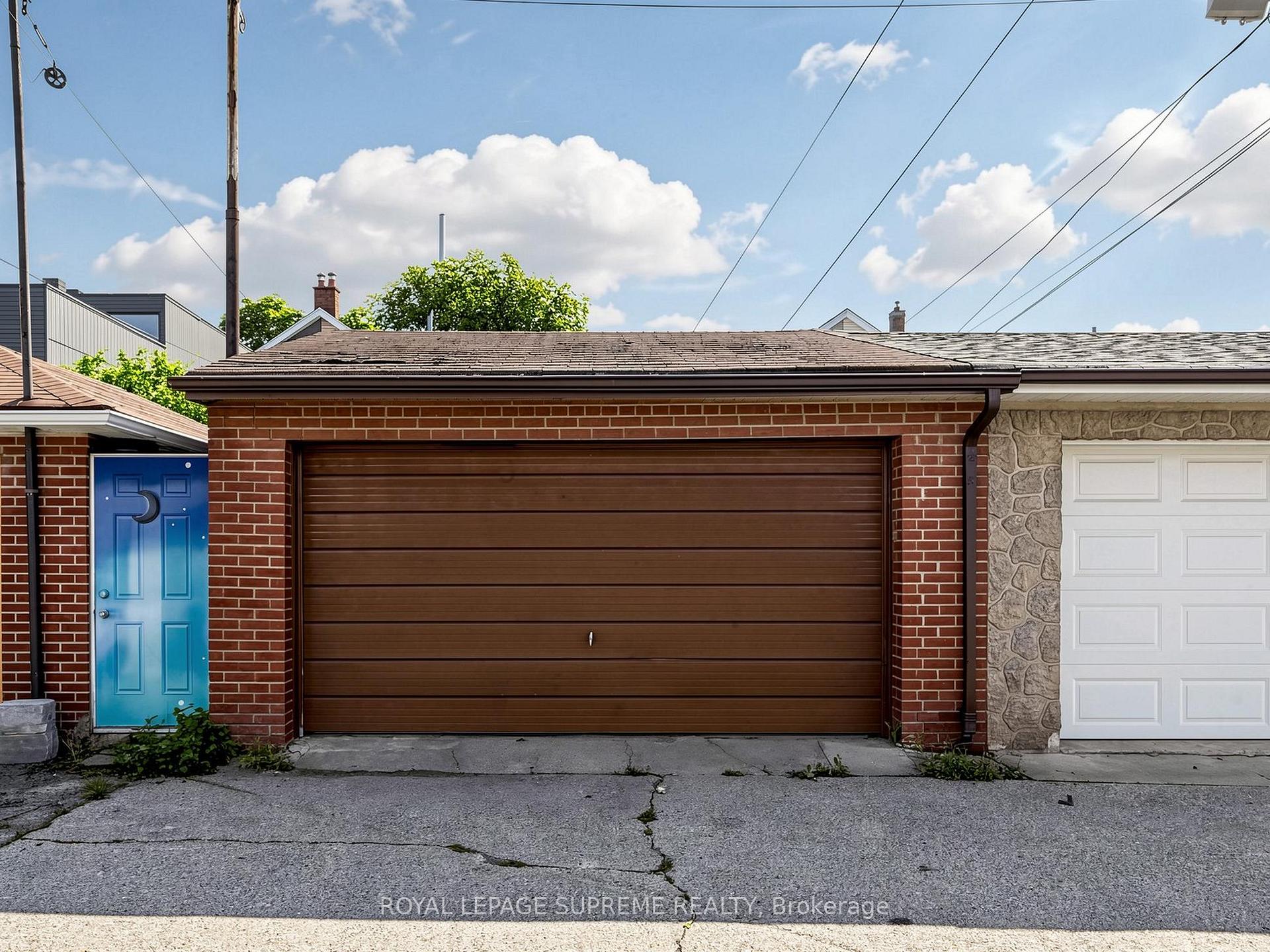 196 Palmerston Avenue, Toronto