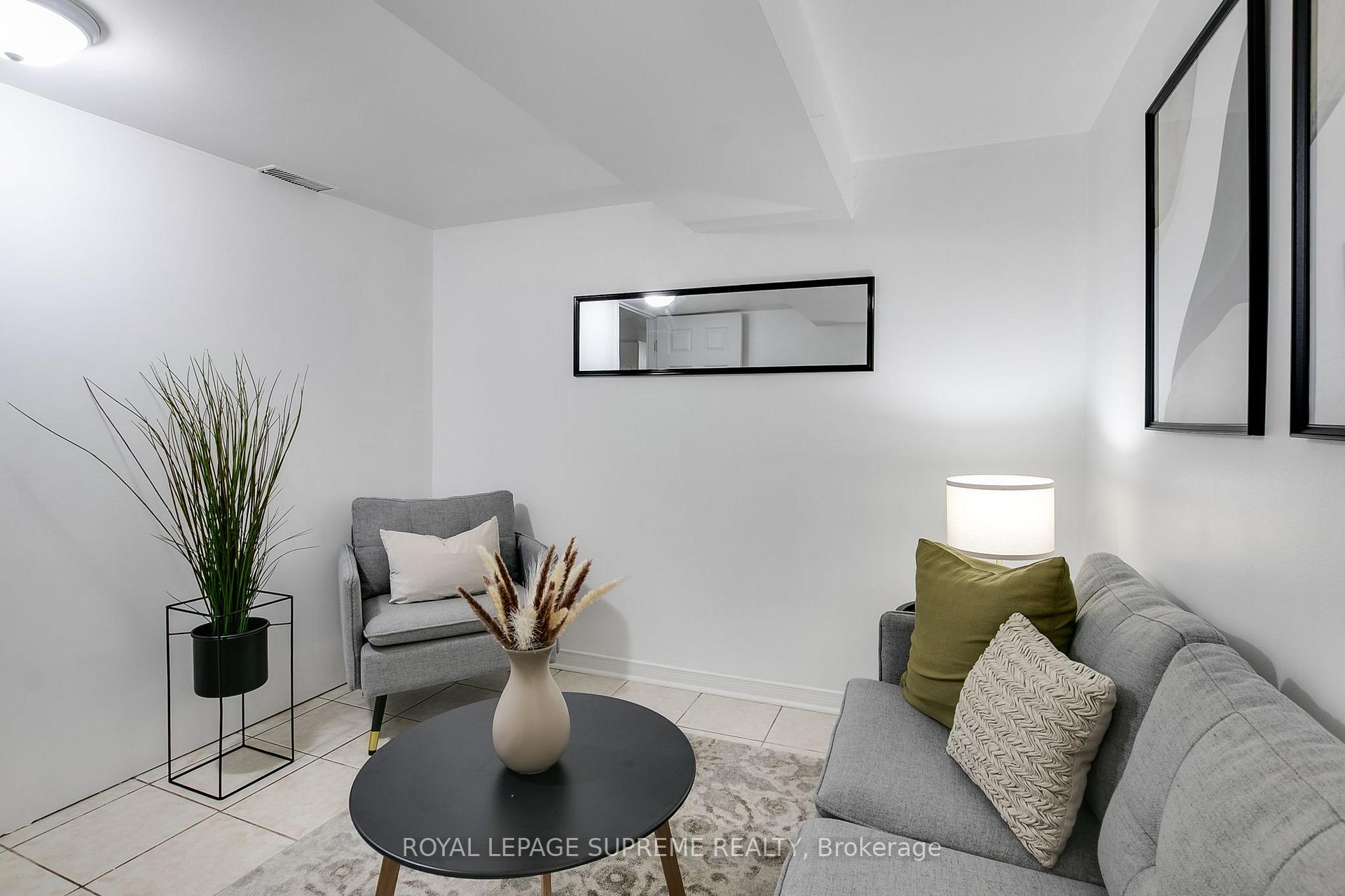 422 Oakwood Avenue Basement, Toronto Unit: Basement