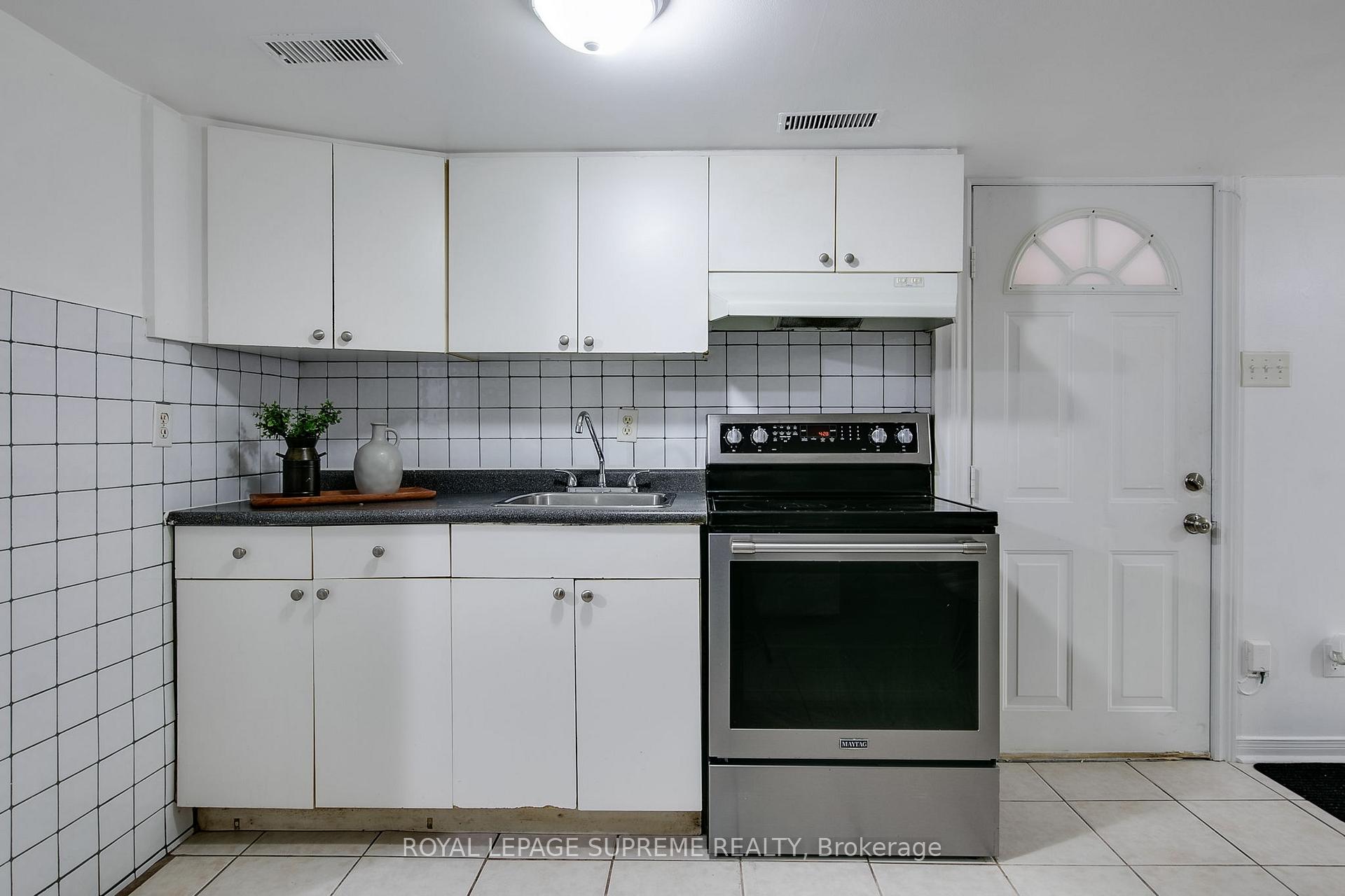 422 Oakwood Avenue Basement, Toronto Unit: Basement