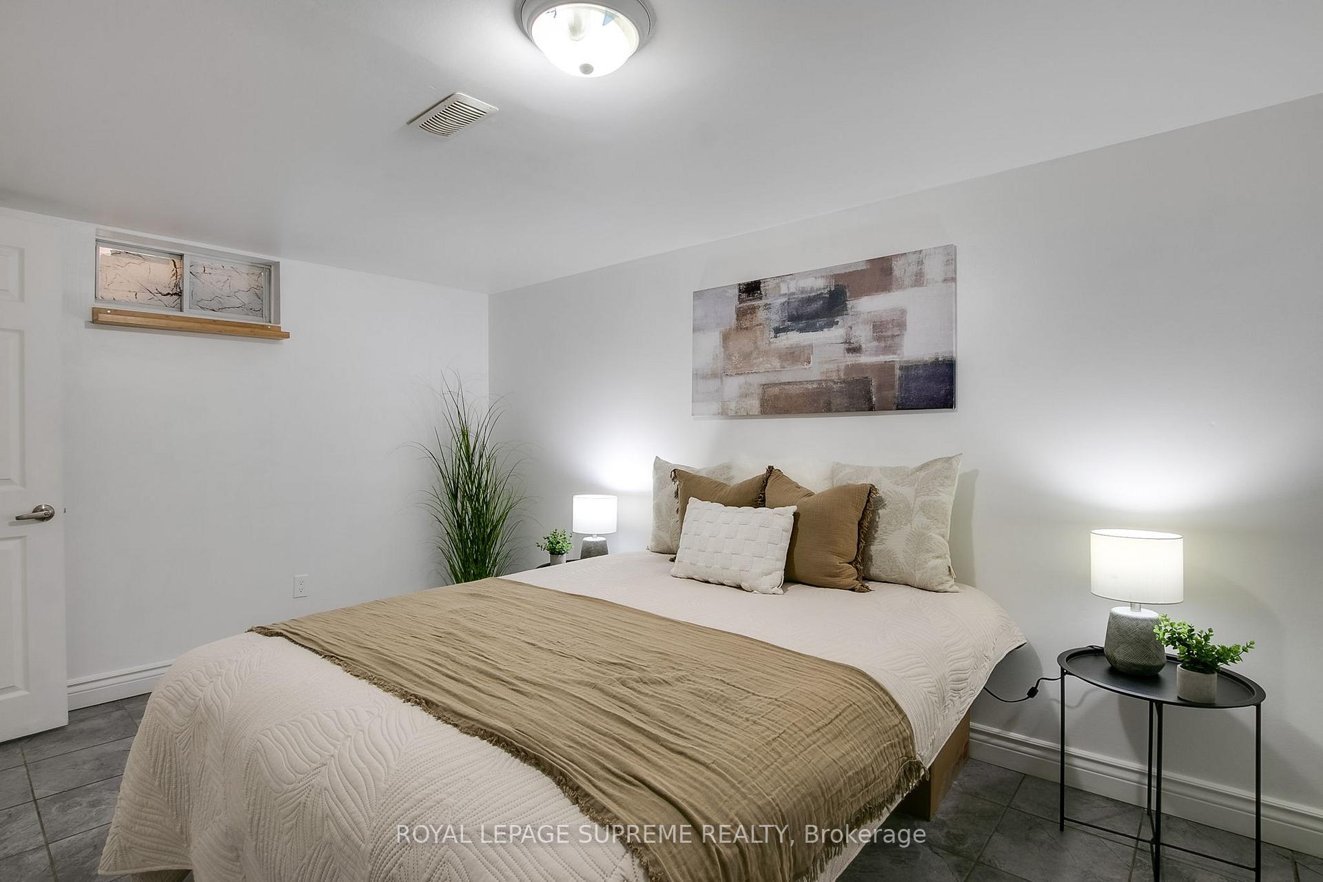 422 Oakwood Avenue Basement, Toronto Unit: Basement