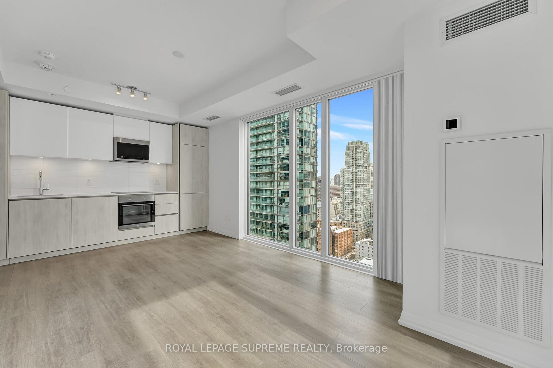 28 Widmer Street 2929, Toronto Unit: 2929