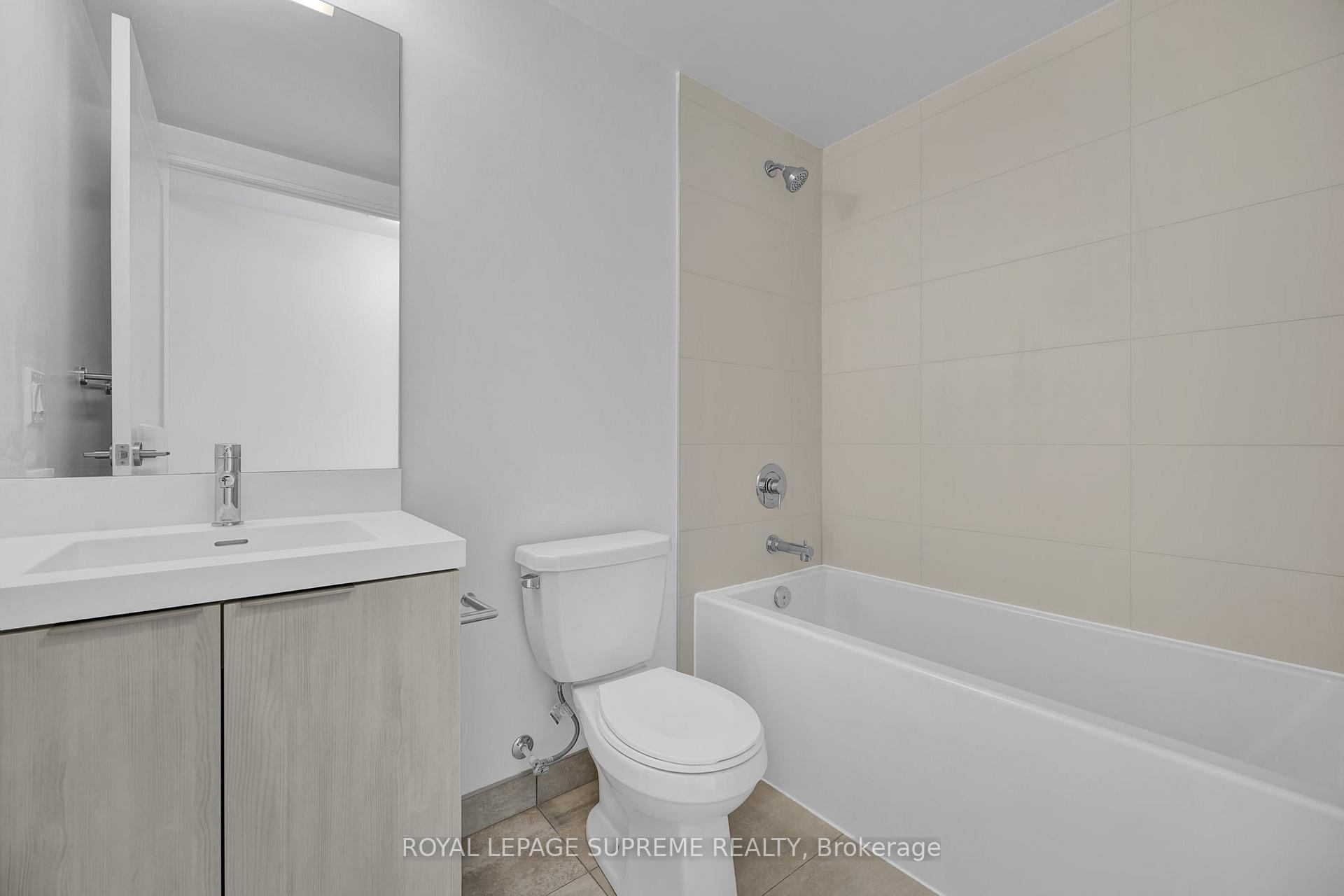 28 Widmer Street 2929, Toronto Unit: 2929