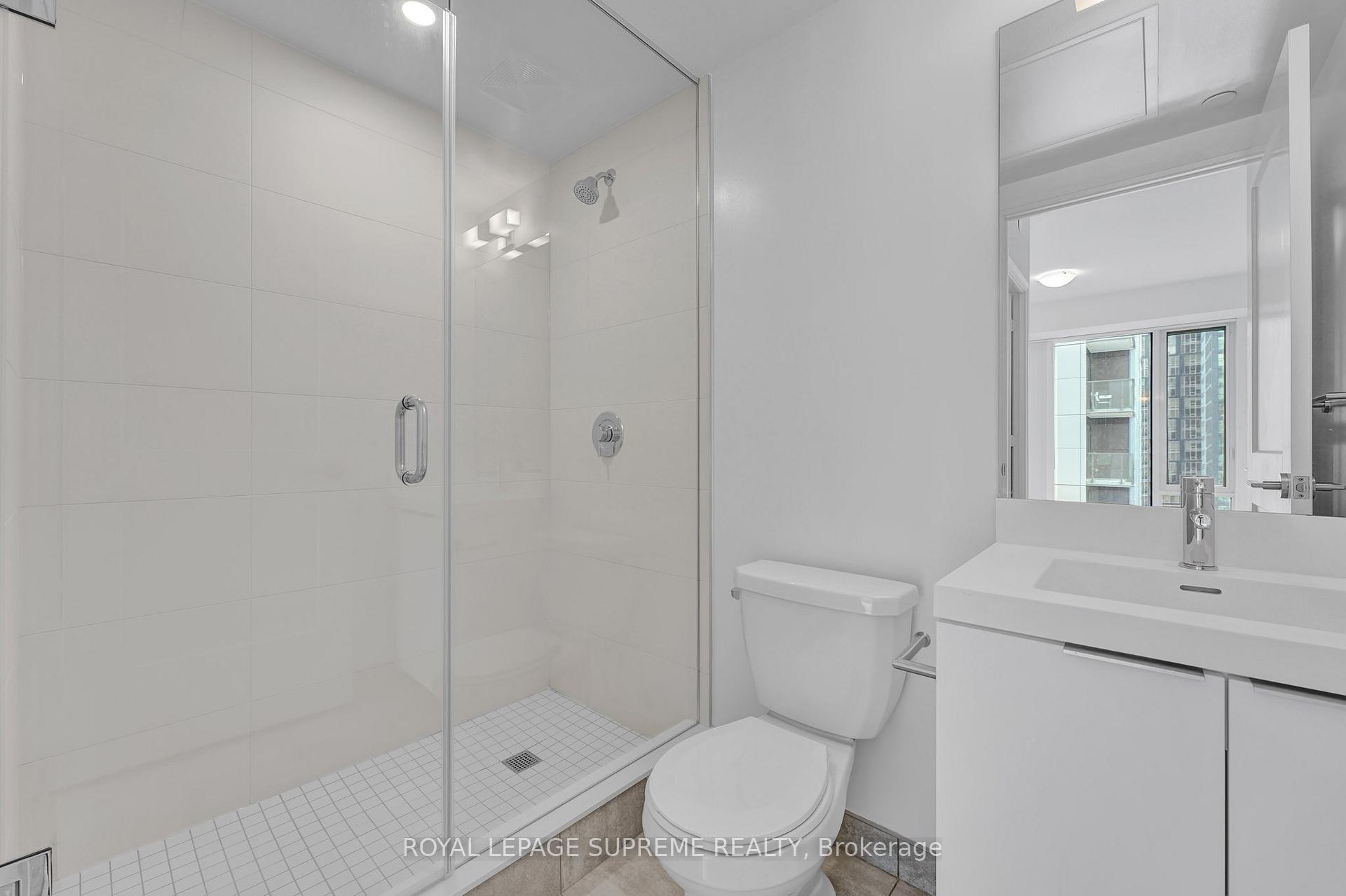 28 Widmer Street 2929, Toronto Unit: 2929