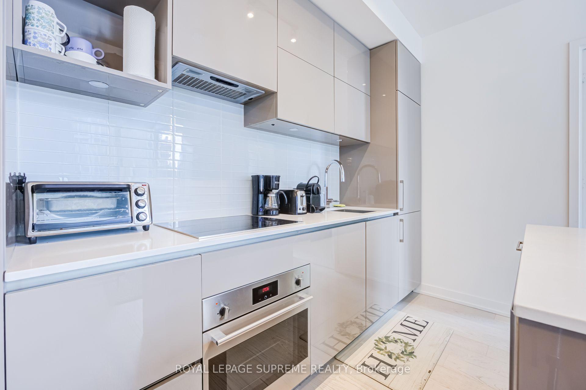 1 Yorkville Avenue 3102, Toronto Unit: 3102
