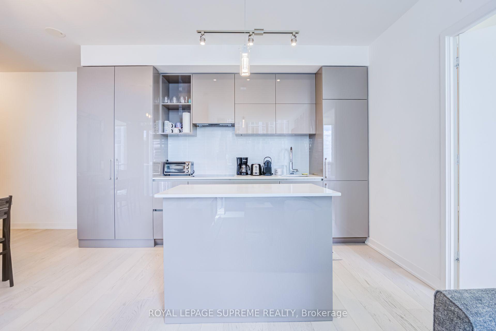 1 Yorkville Avenue 3102, Toronto Unit: 3102