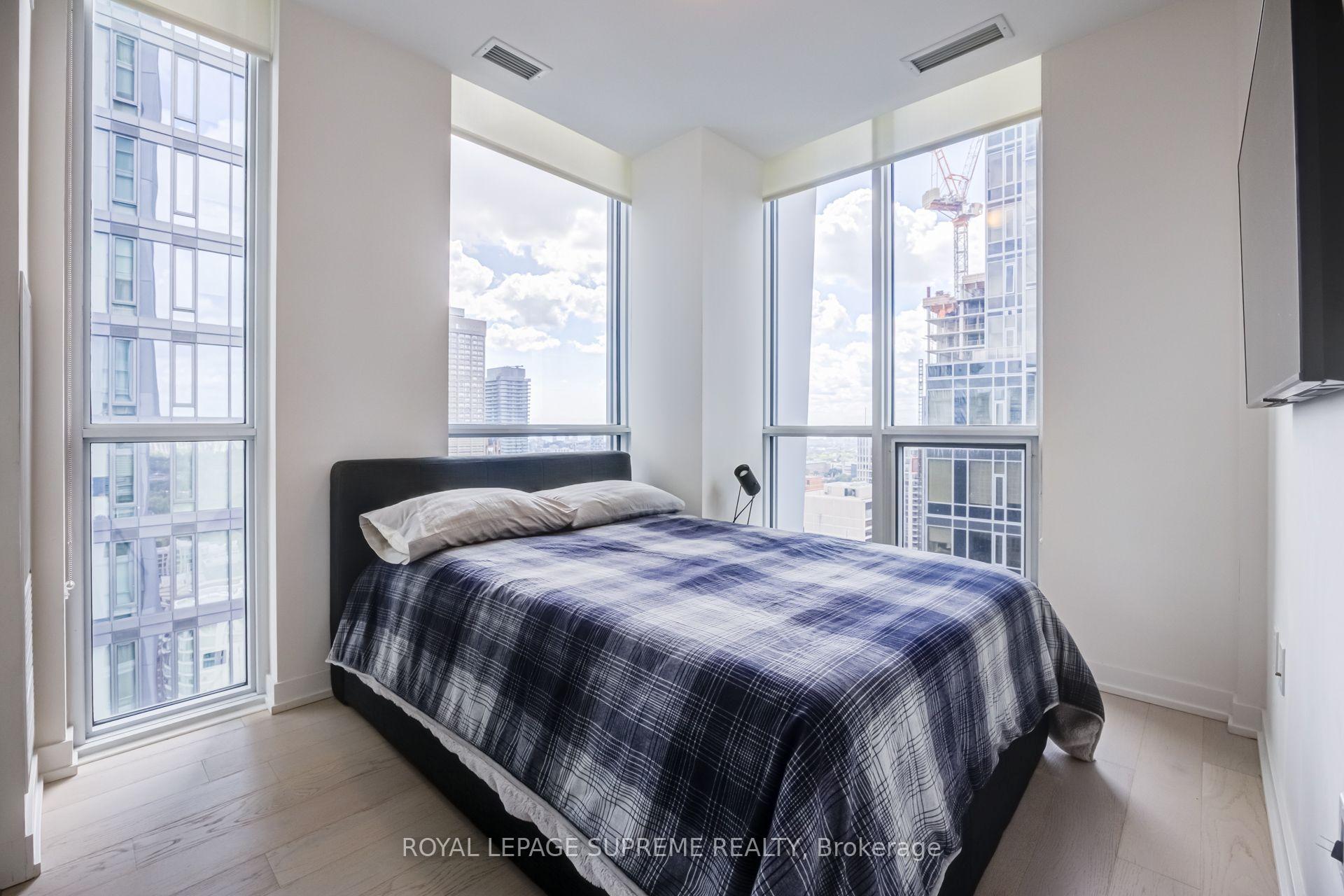 1 Yorkville Avenue 3102, Toronto Unit: 3102