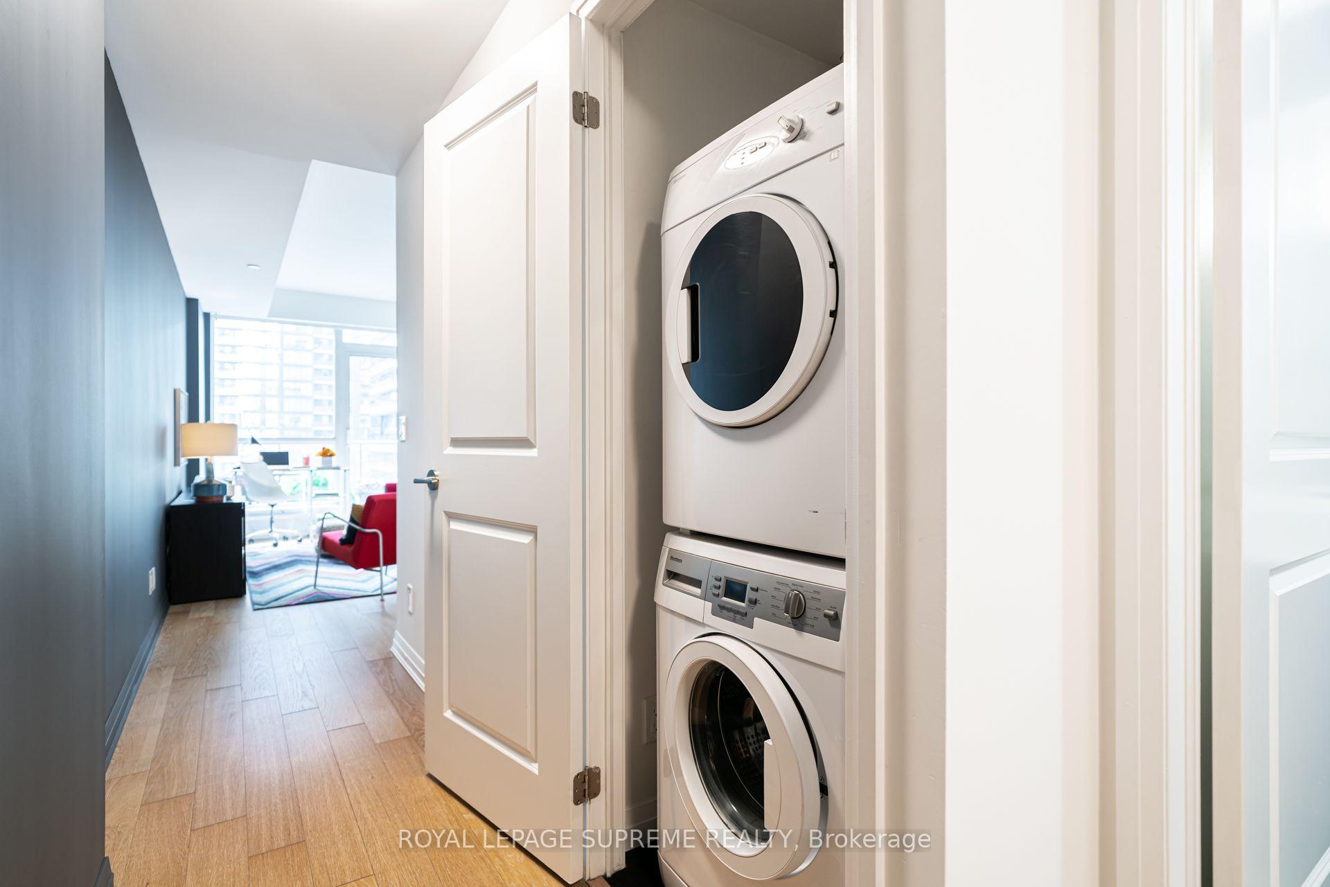 8 Mercer Street 1710, Toronto Unit: 1710
