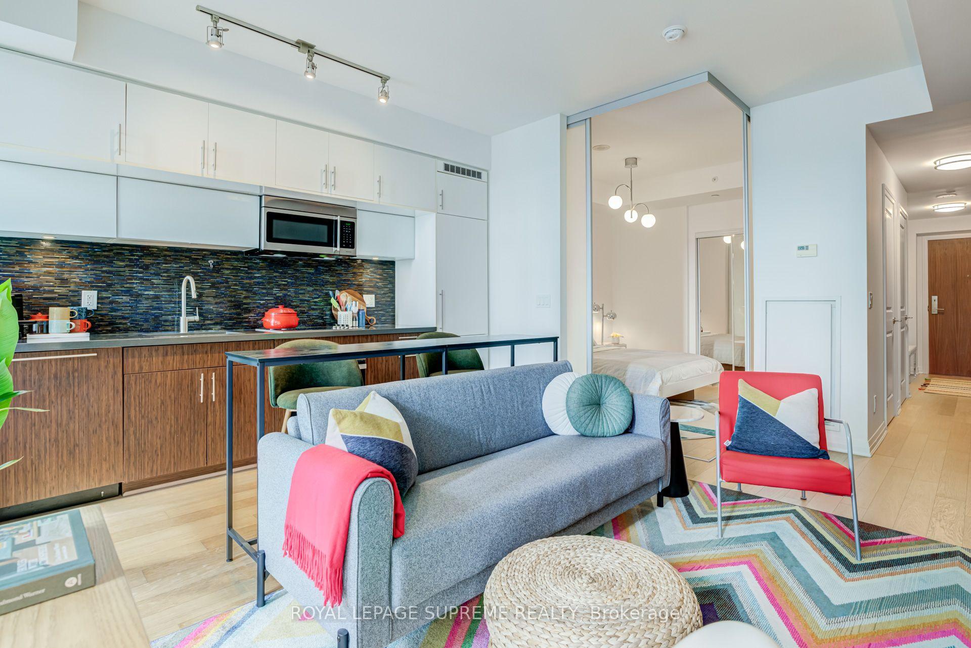 8 Mercer Street 1710, Toronto Unit: 1710