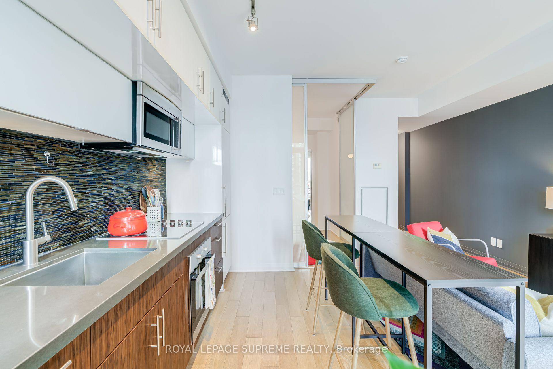 8 Mercer Street 1710, Toronto Unit: 1710