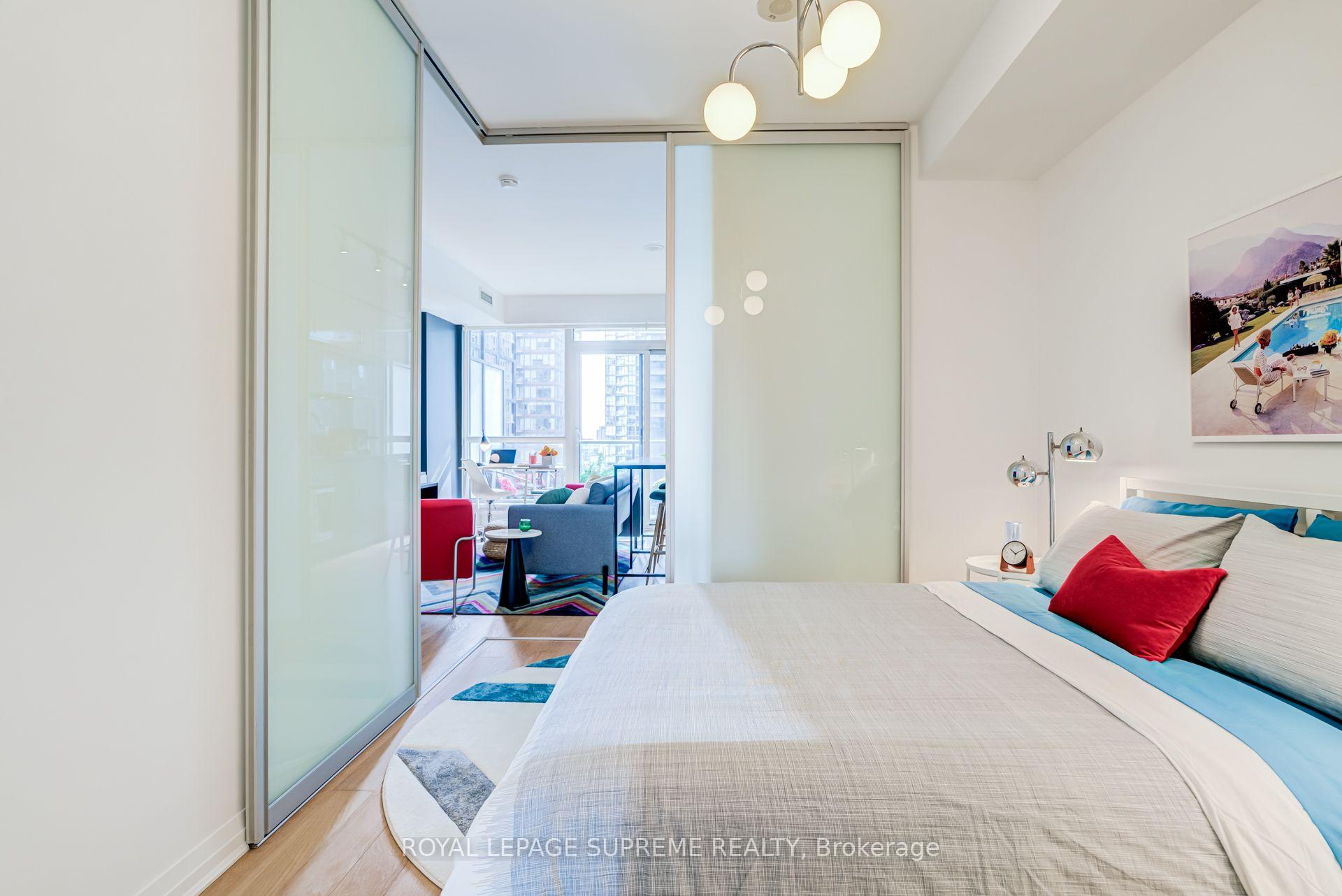 8 Mercer Street 1710, Toronto Unit: 1710