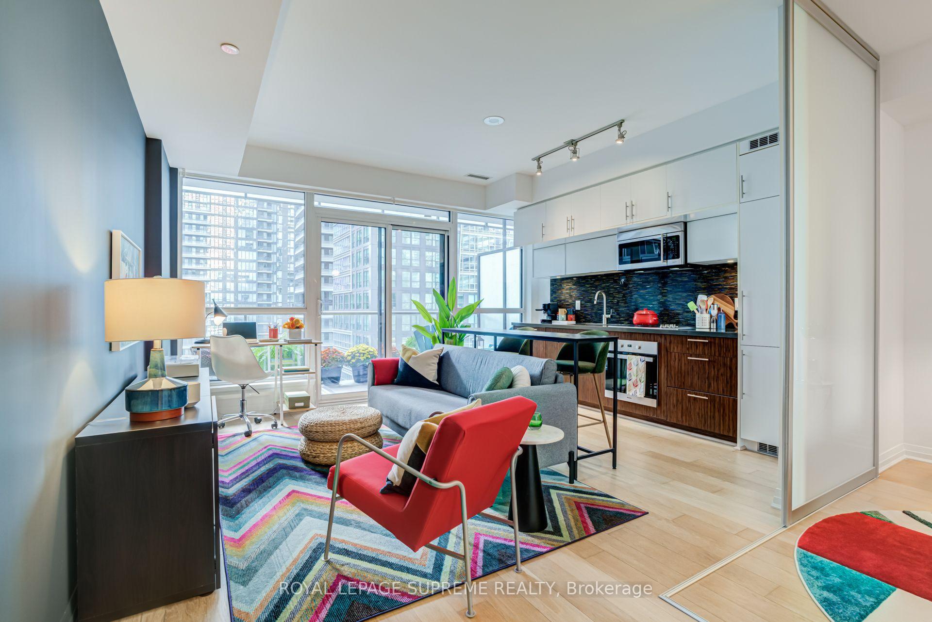8 Mercer Street 1710, Toronto Unit: 1710