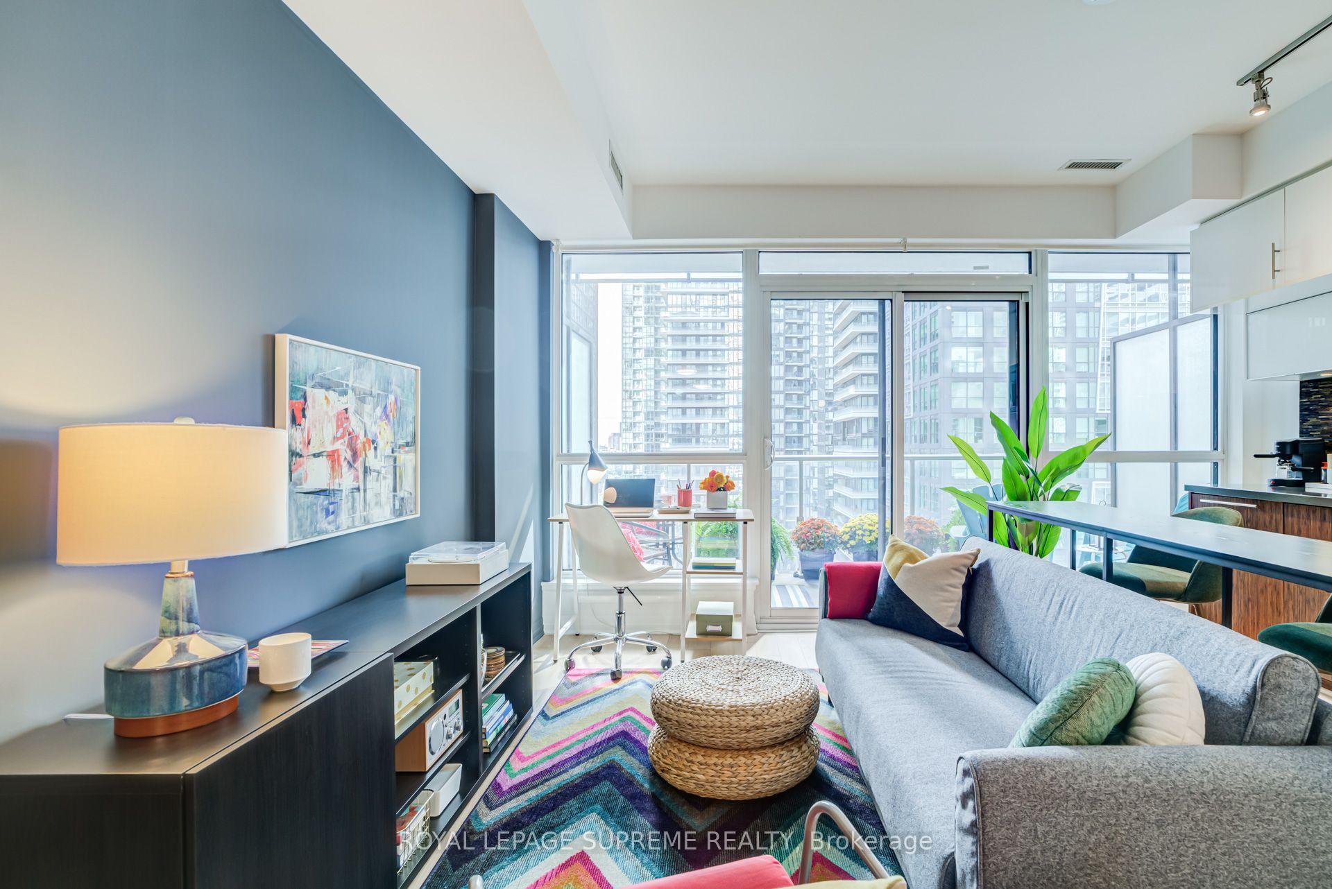 8 Mercer Street 1710, Toronto Unit: 1710