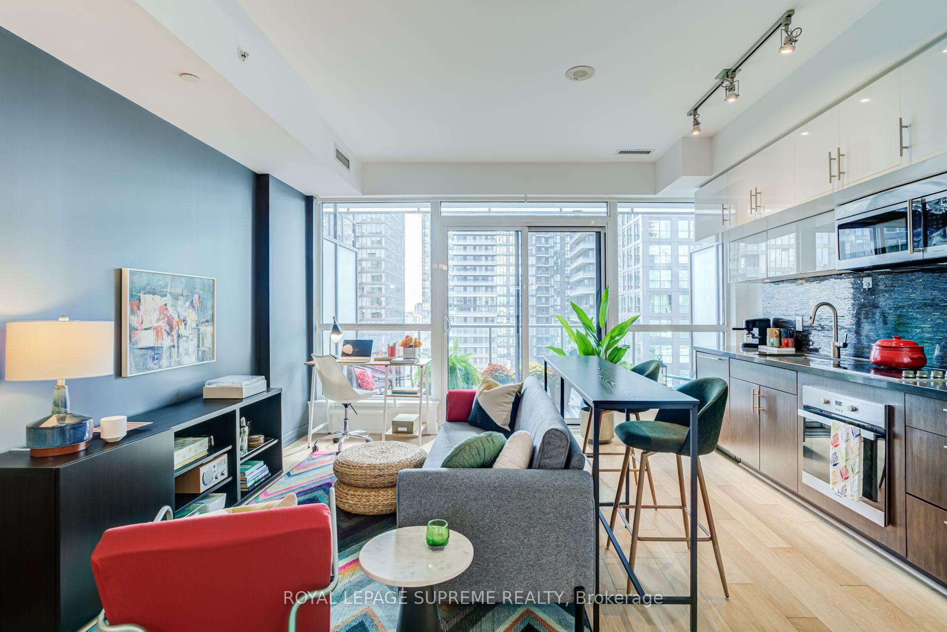 8 Mercer Street 1710, Toronto Unit: 1710