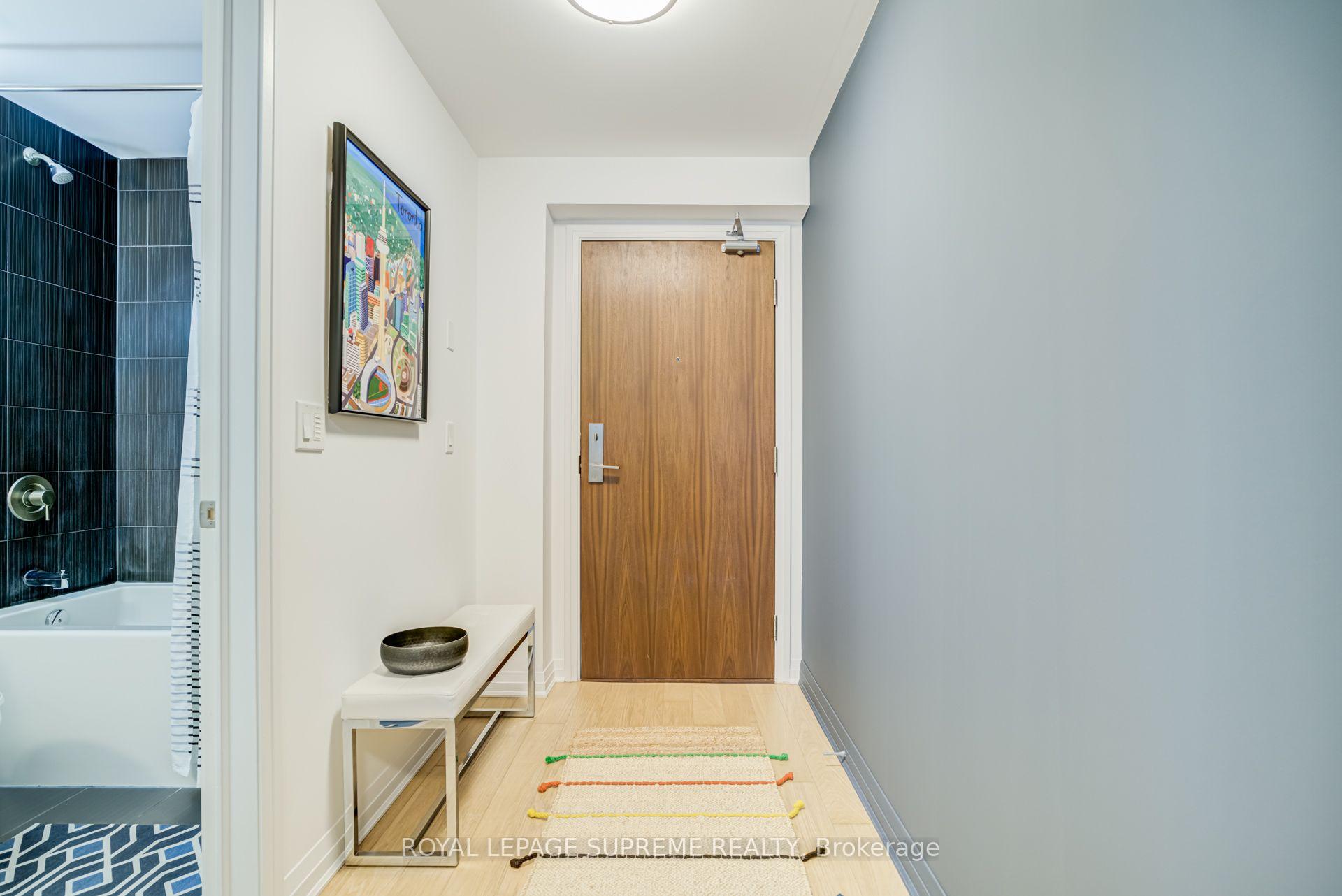 8 Mercer Street 1710, Toronto Unit: 1710