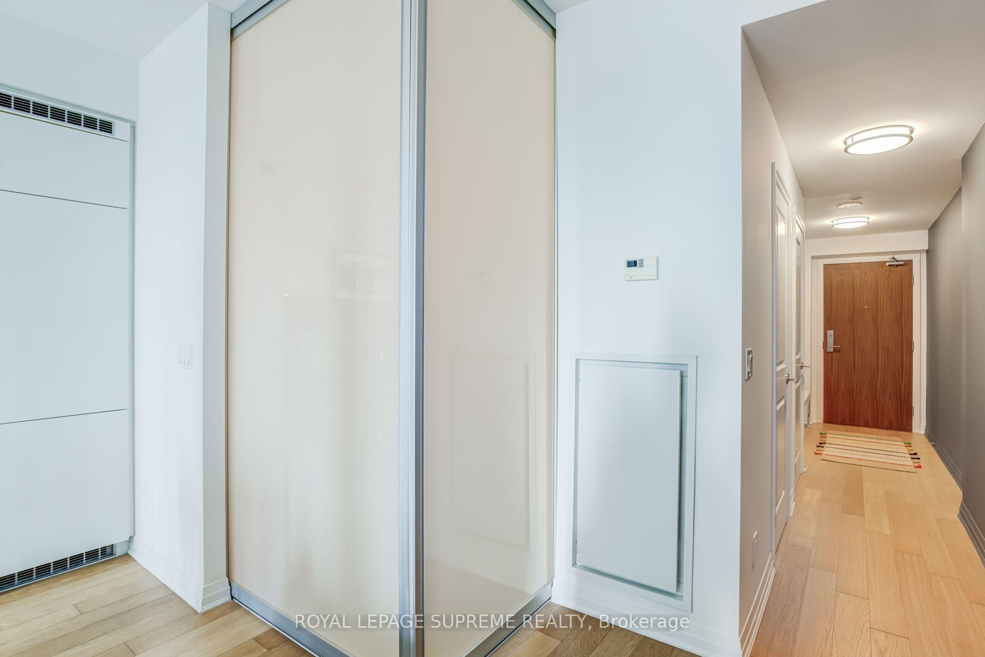 8 Mercer Street 1710, Toronto Unit: 1710