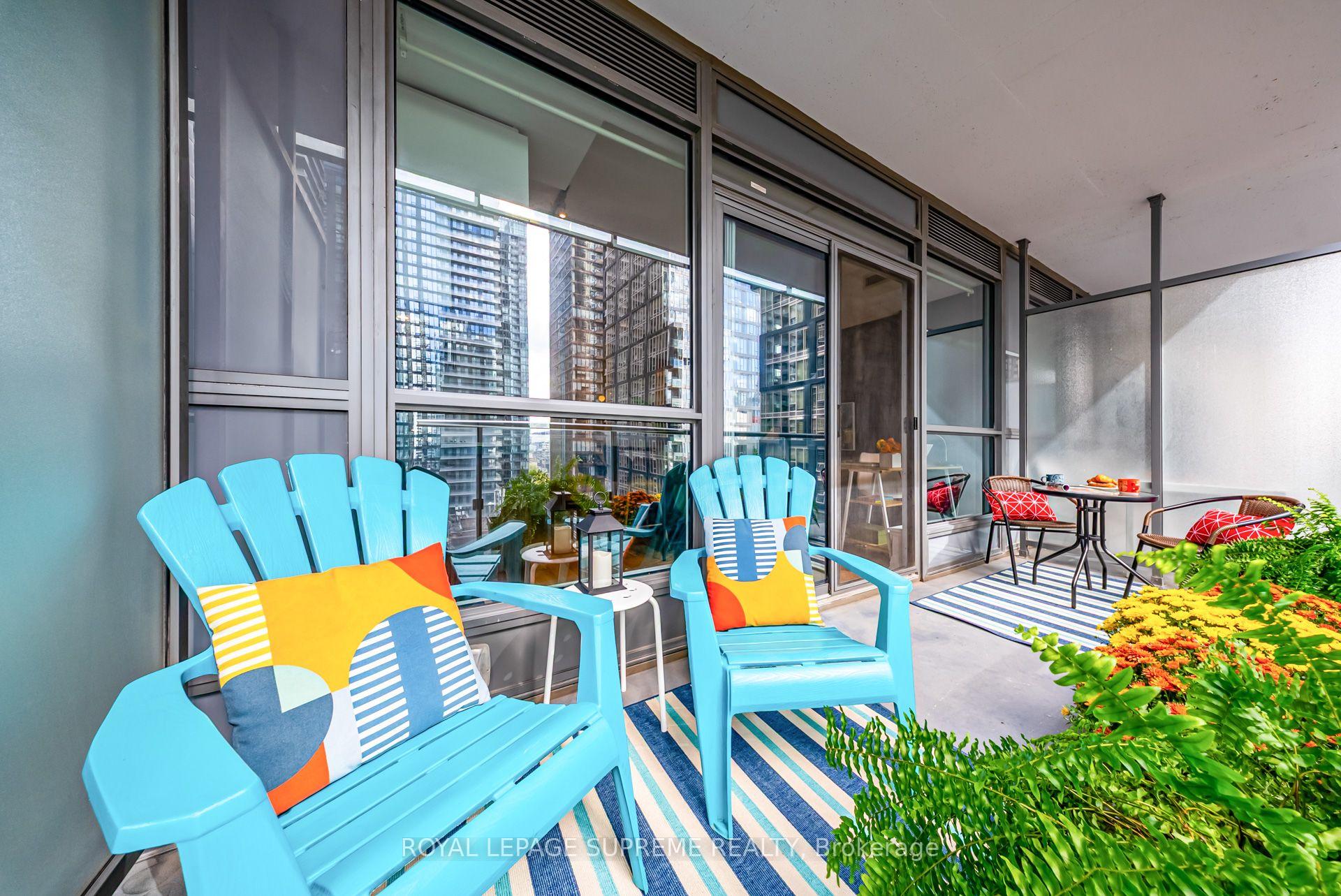 8 Mercer Street 1710, Toronto Unit: 1710