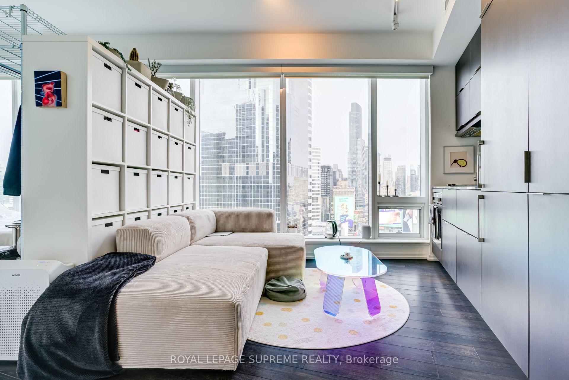 197 Yonge Street 2112, Toronto Unit: 2112