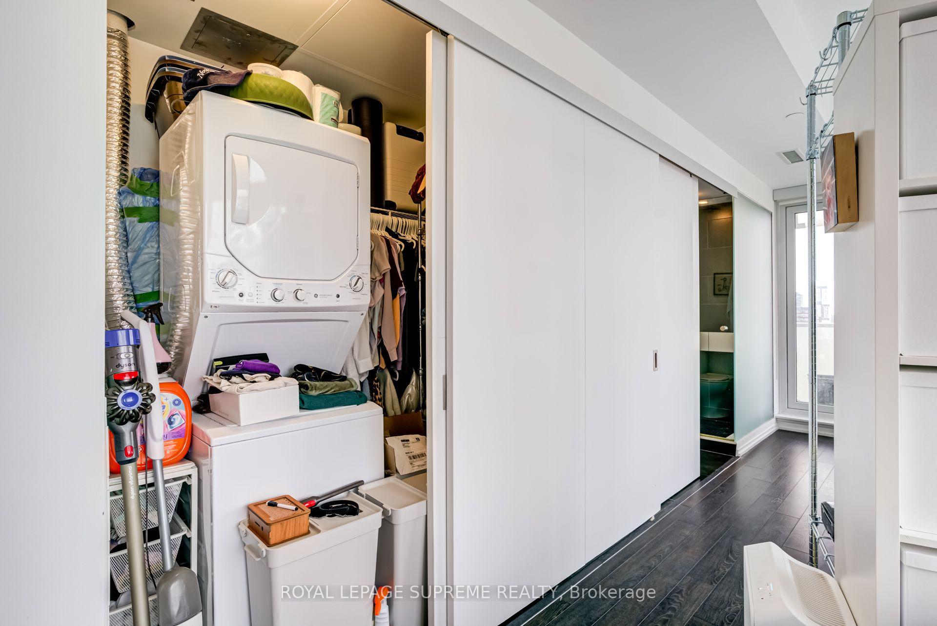 197 Yonge Street 2112, Toronto Unit: 2112