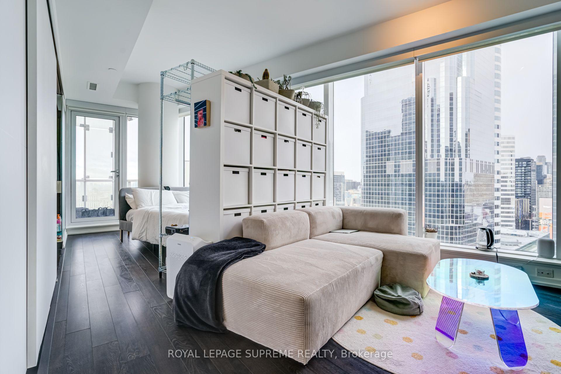 197 Yonge Street 2112, Toronto Unit: 2112