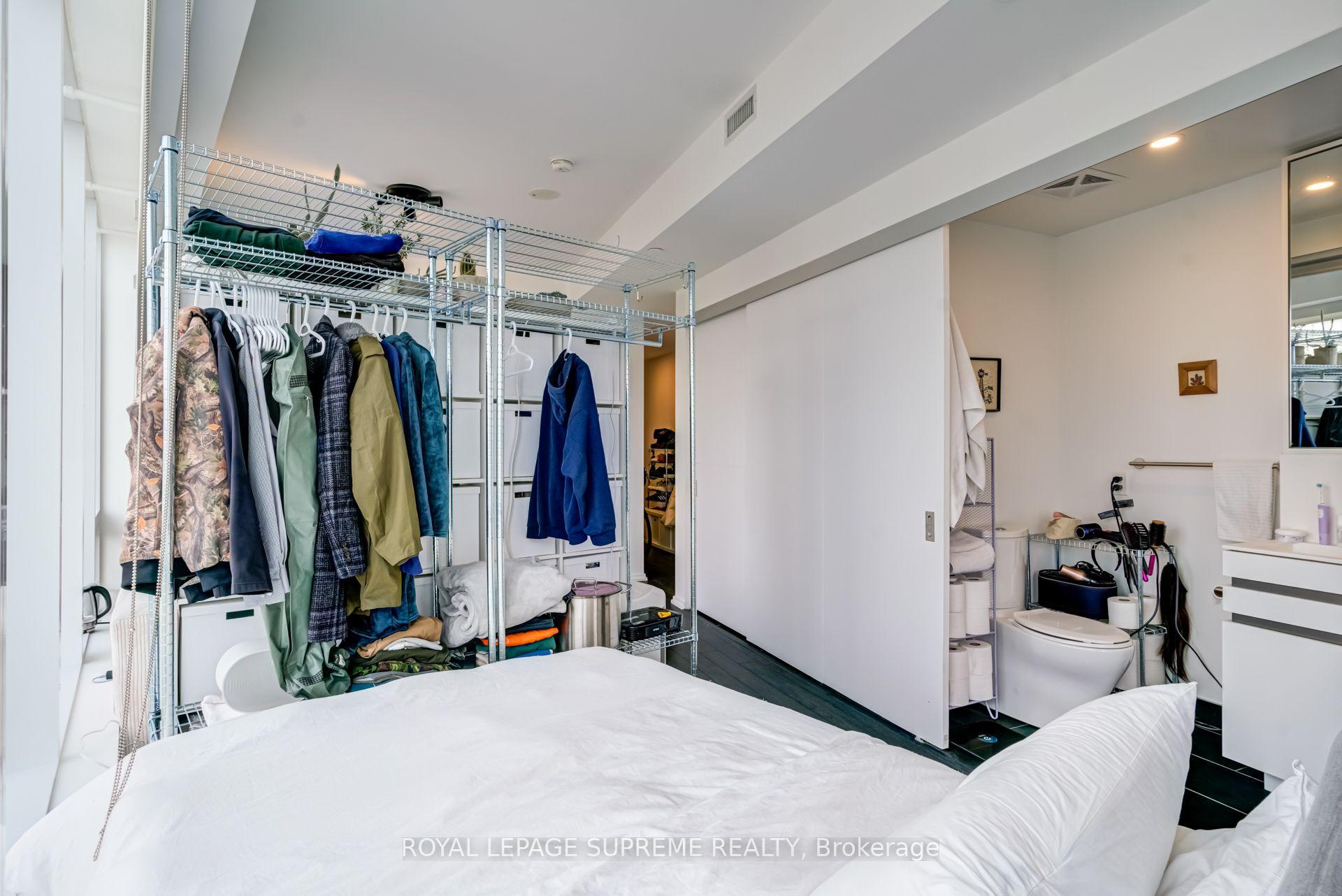 197 Yonge Street 2112, Toronto Unit: 2112