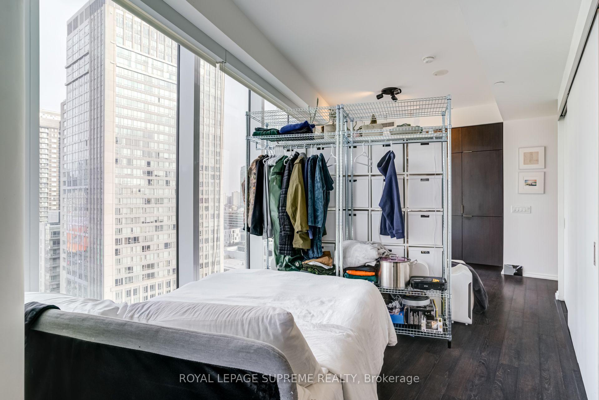 197 Yonge Street 2112, Toronto Unit: 2112
