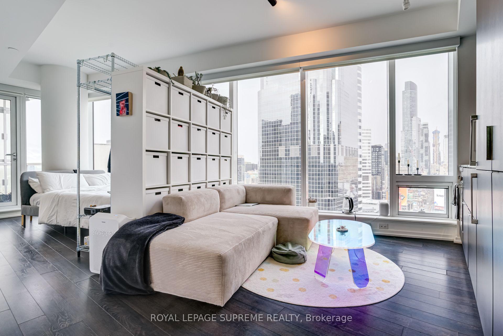 197 Yonge Street 2112, Toronto Unit: 2112