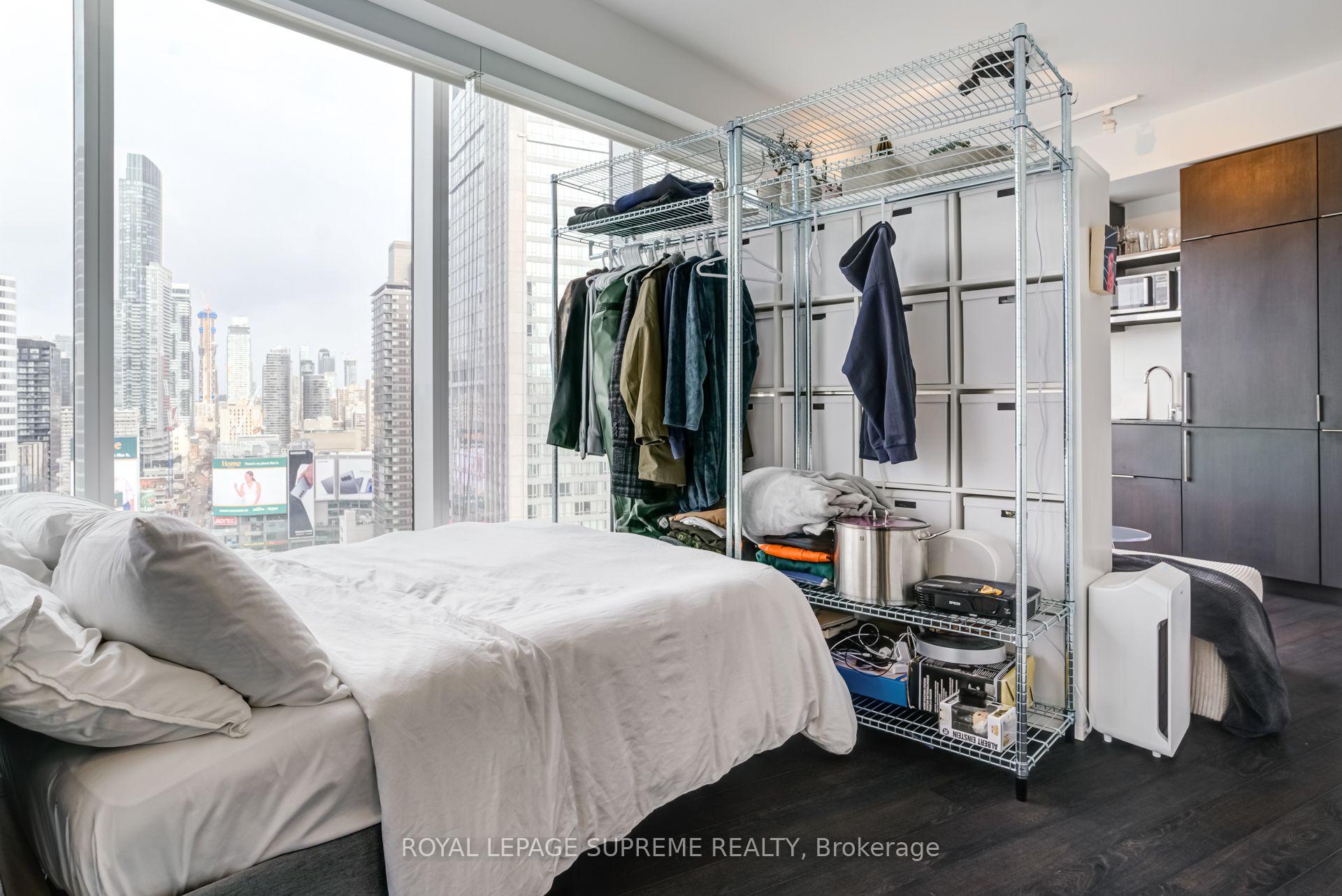 197 Yonge Street 2112, Toronto Unit: 2112