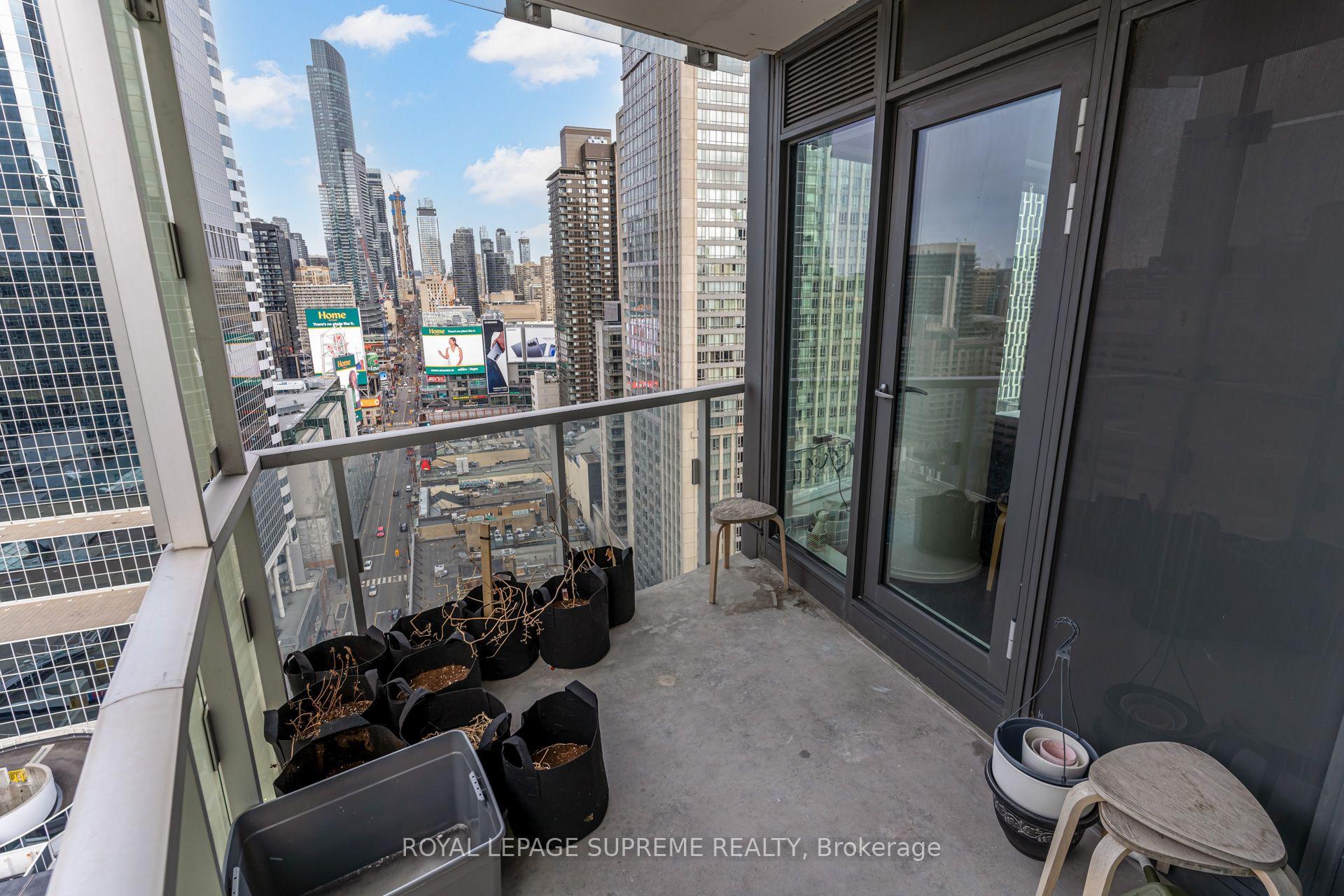 197 Yonge Street 2112, Toronto Unit: 2112