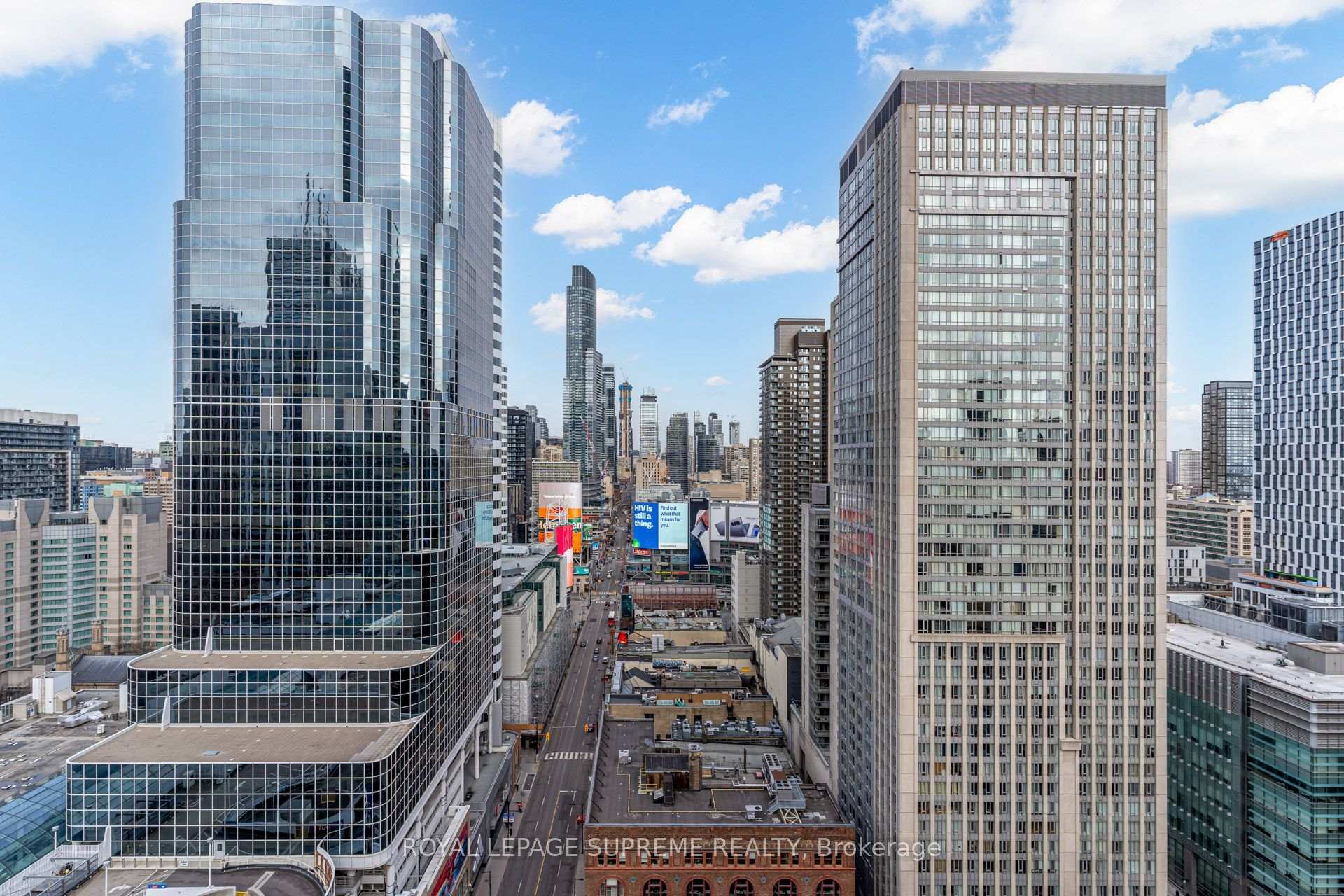 197 Yonge Street 2112, Toronto Unit: 2112