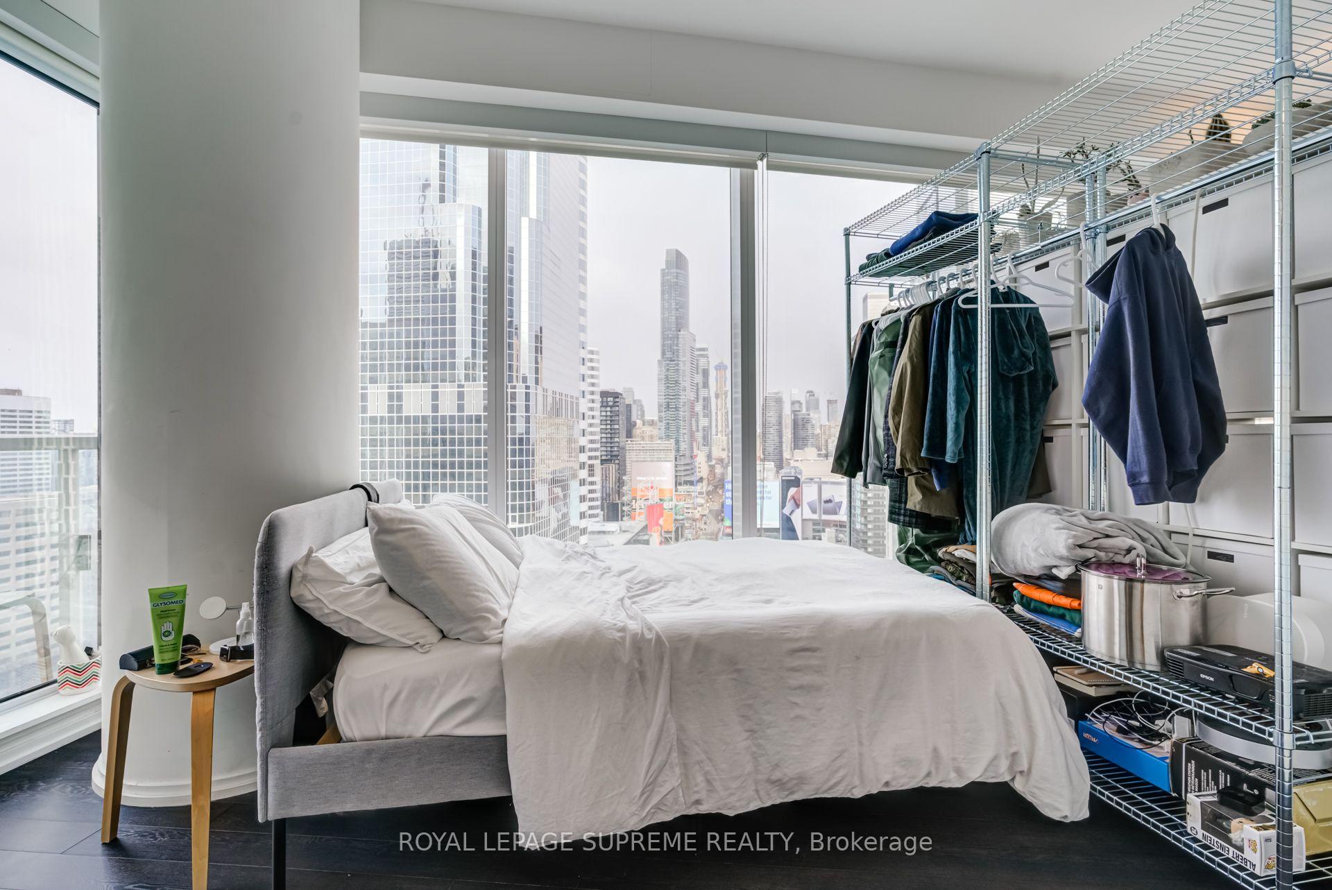 197 Yonge Street 2112, Toronto Unit: 2112