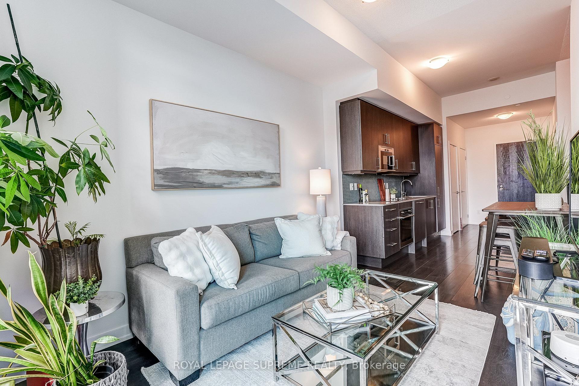 297 College Street 720, Toronto Unit: 720