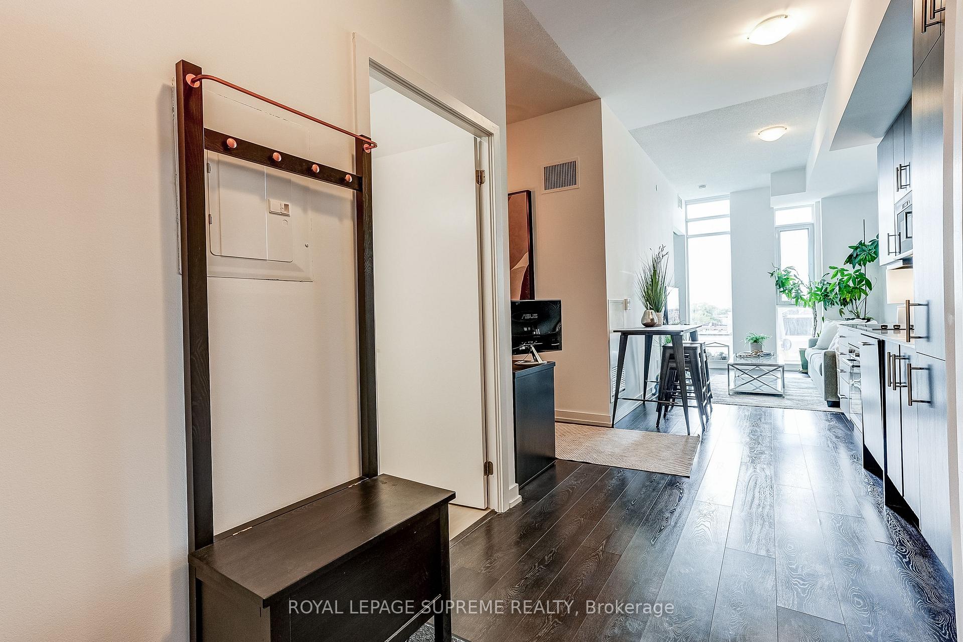 297 College Street 720, Toronto Unit: 720
