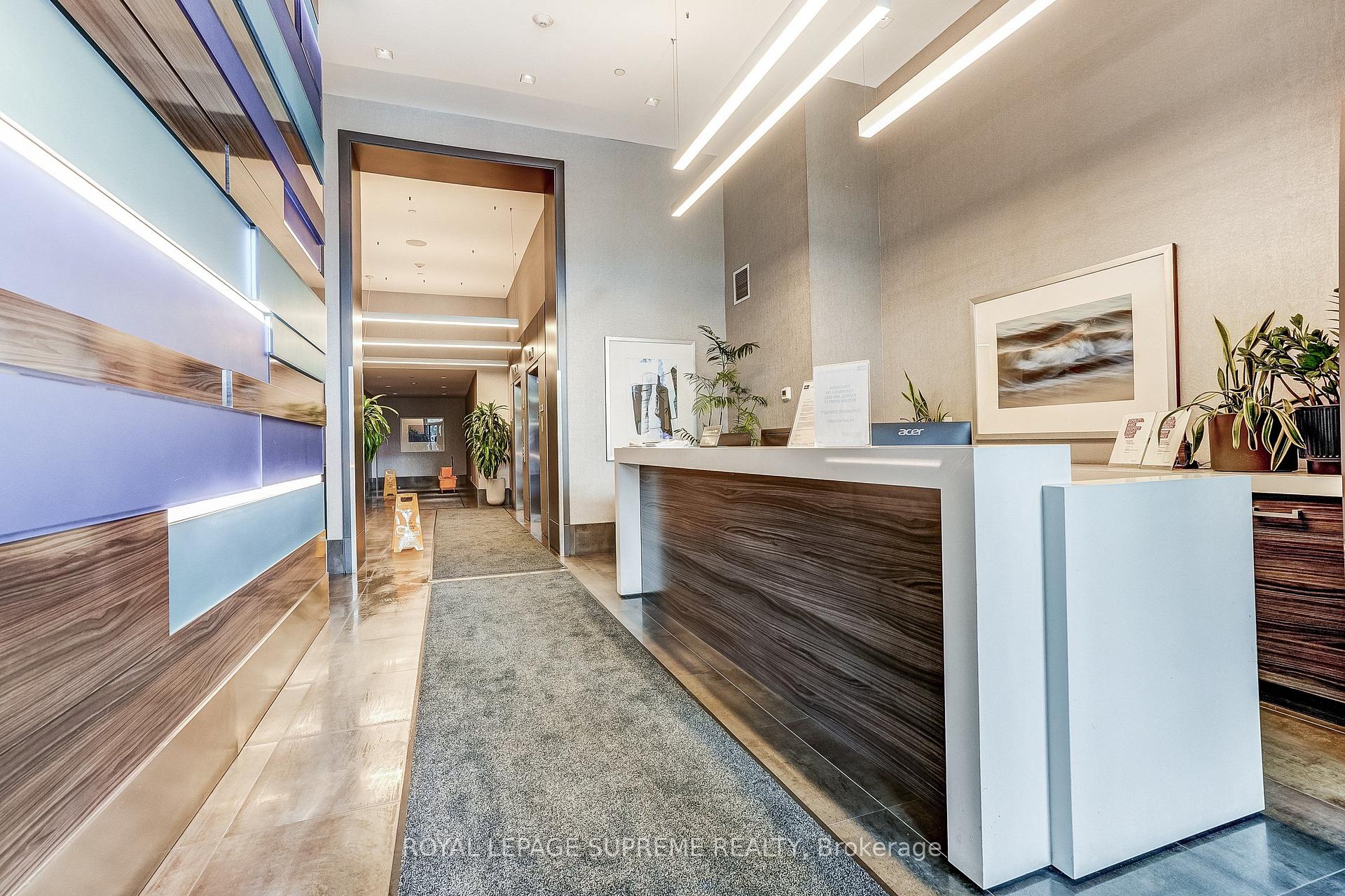 297 College Street 720, Toronto Unit: 720