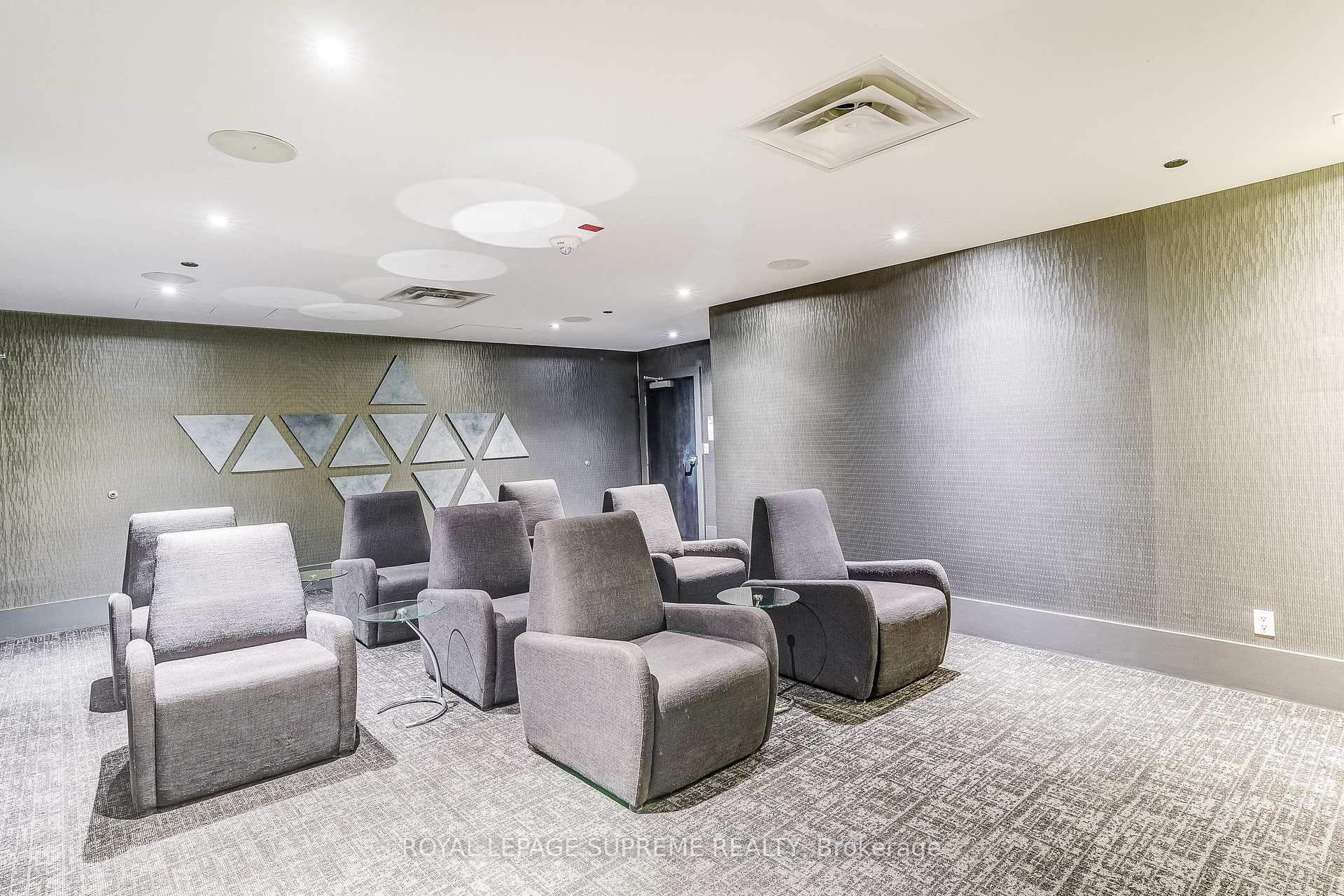 297 College Street 720, Toronto Unit: 720