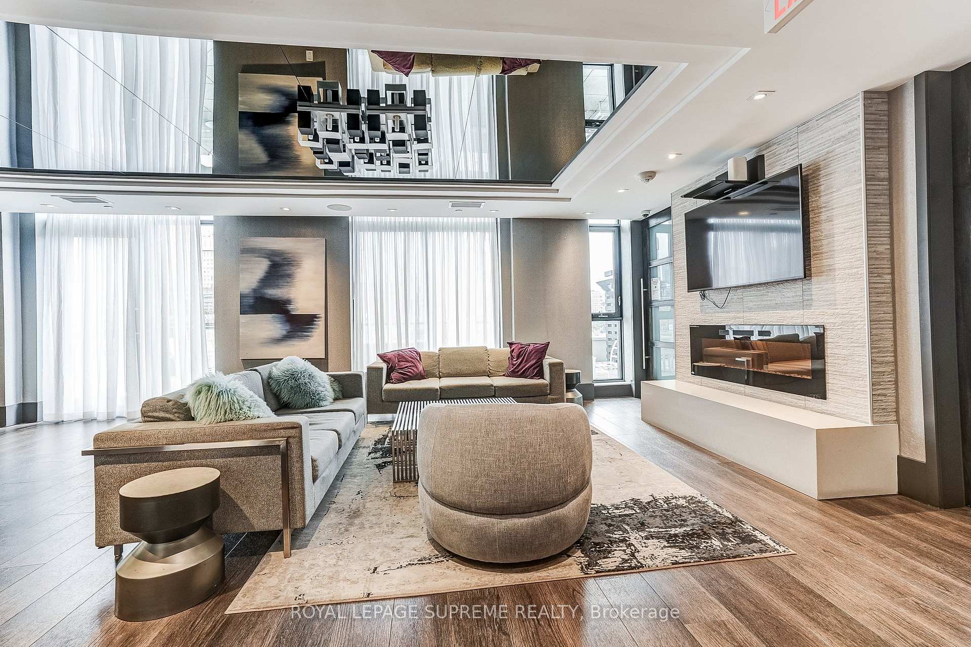 297 College Street 720, Toronto Unit: 720