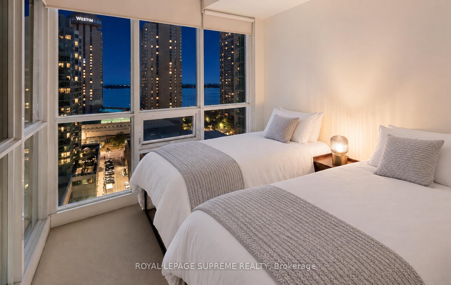 18 Harbour Street 1709, Toronto Unit: 1709