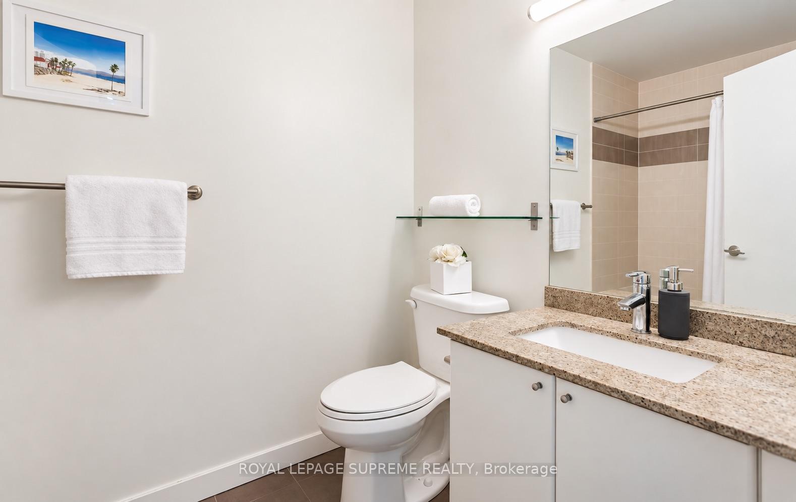 18 Harbour Street 1709, Toronto Unit: 1709