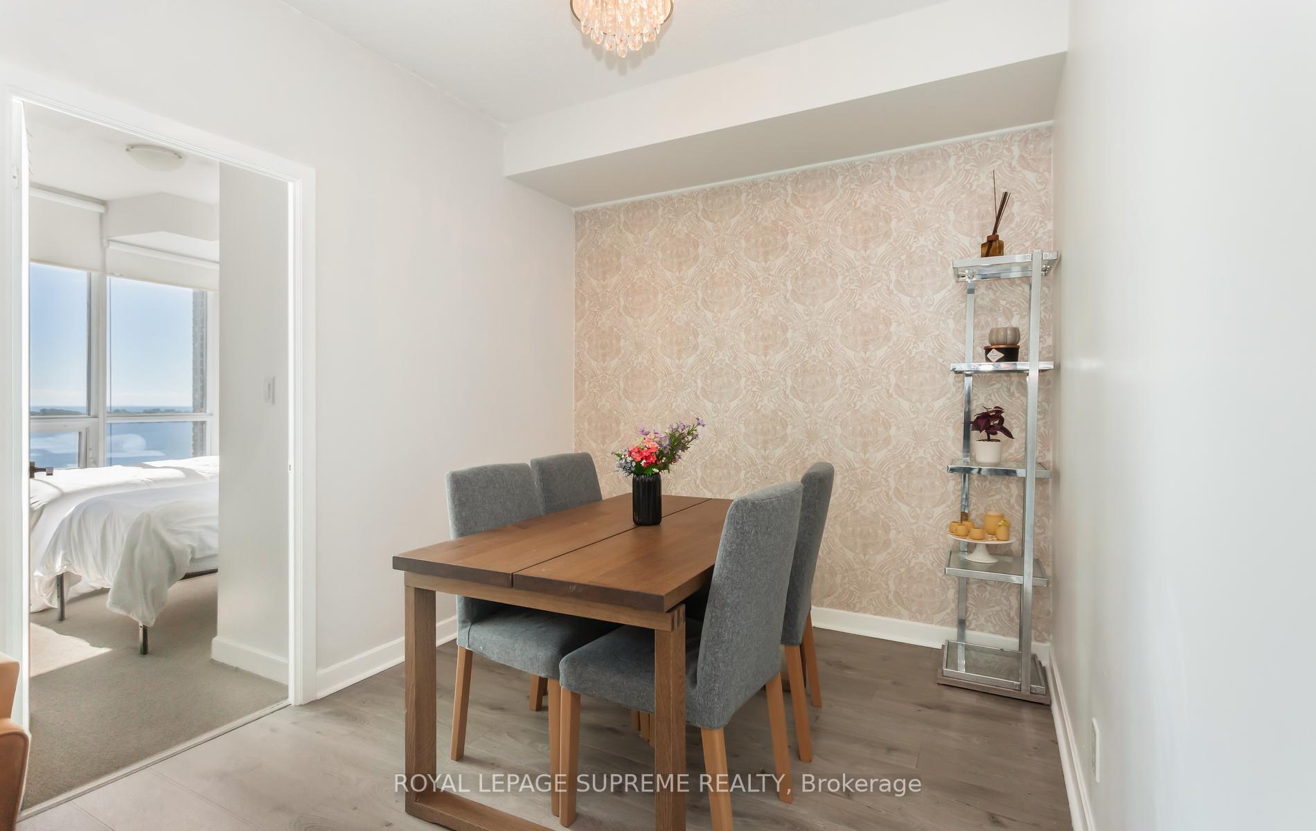 18 Harbour Street 1709, Toronto Unit: 1709
