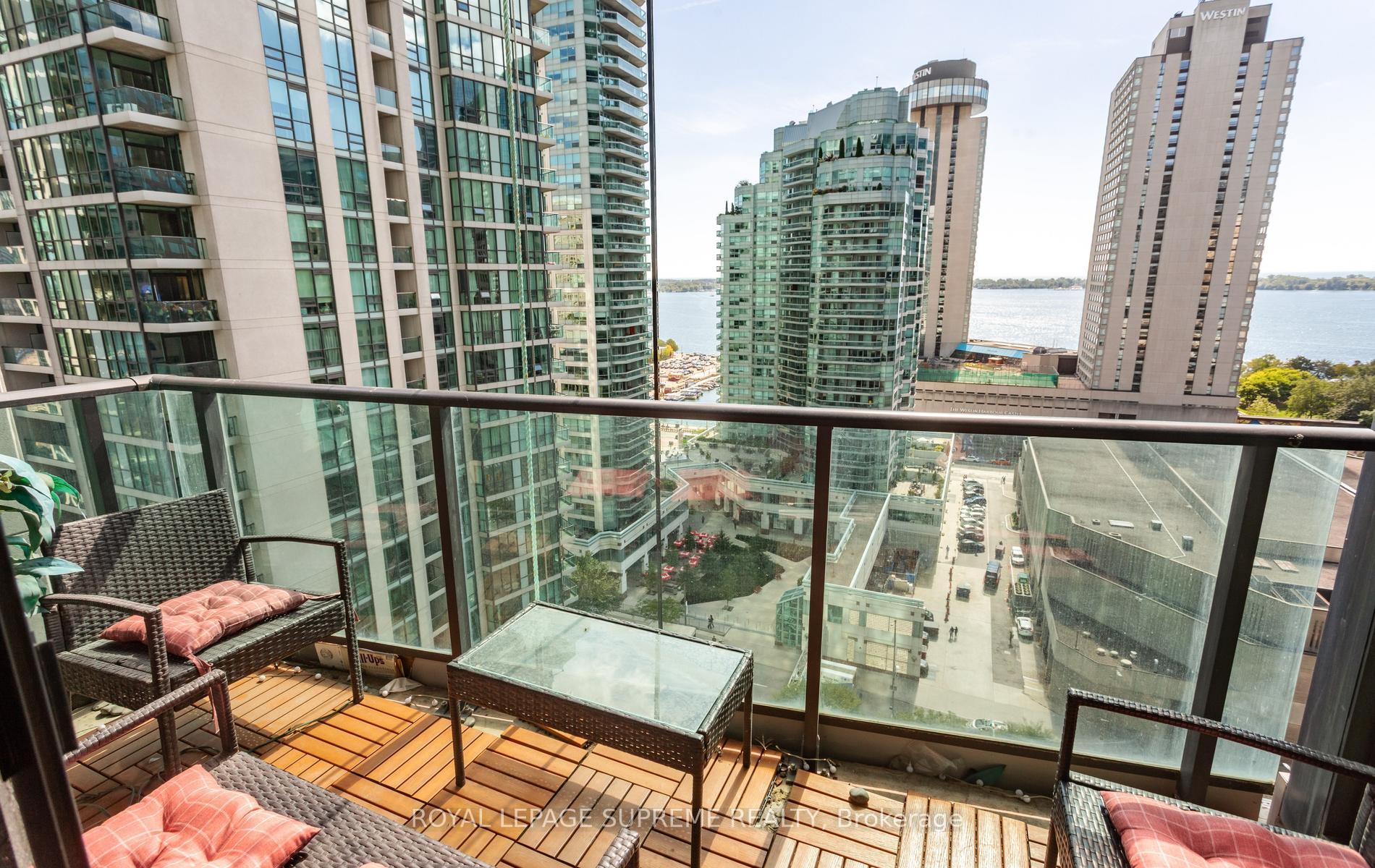 18 Harbour Street 1709, Toronto Unit: 1709