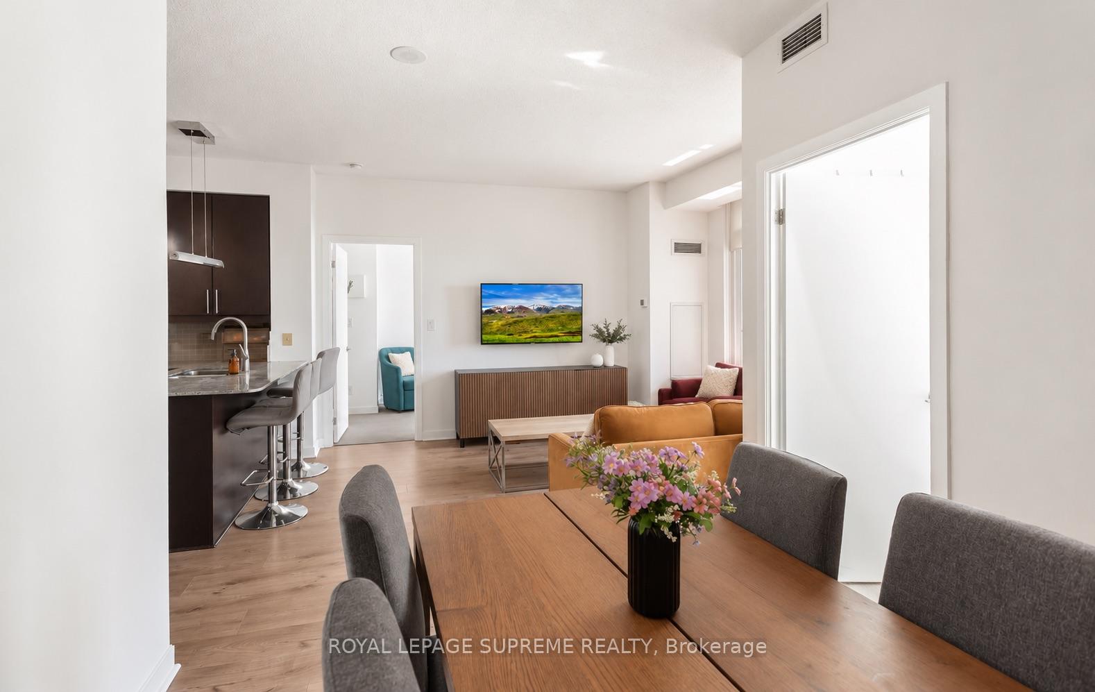 18 Harbour Street 1709, Toronto Unit: 1709