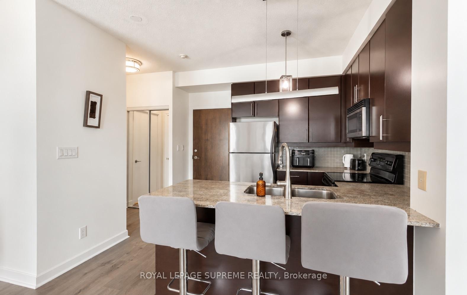18 Harbour Street 1709, Toronto Unit: 1709