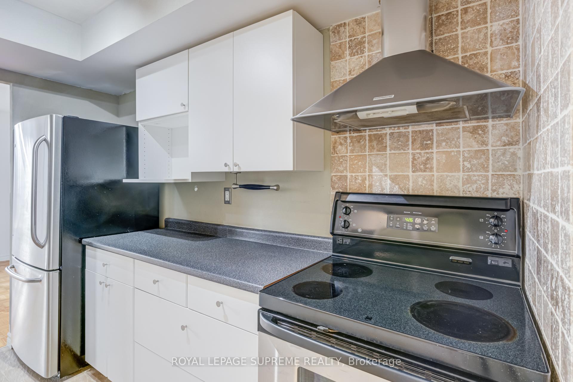 5 Kenneth Avenue 1804, Toronto Unit: 1804