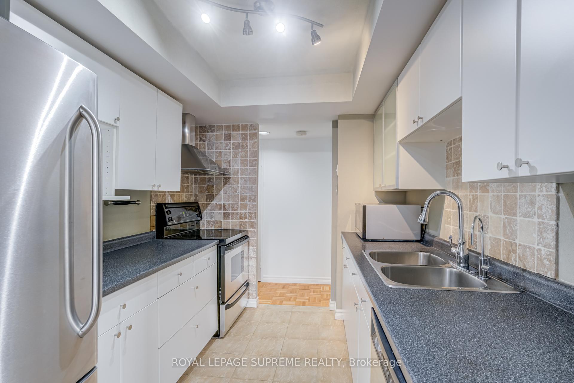 5 Kenneth Avenue 1804, Toronto Unit: 1804
