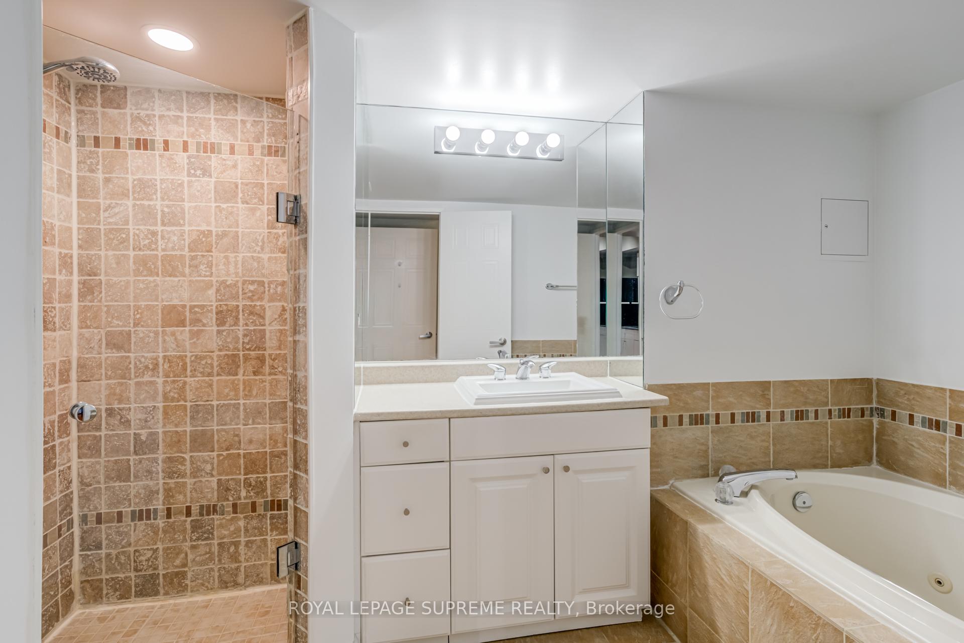 5 Kenneth Avenue 1804, Toronto Unit: 1804