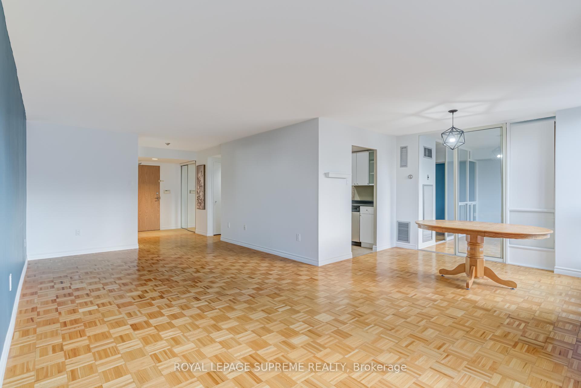 5 Kenneth Avenue 1804, Toronto Unit: 1804