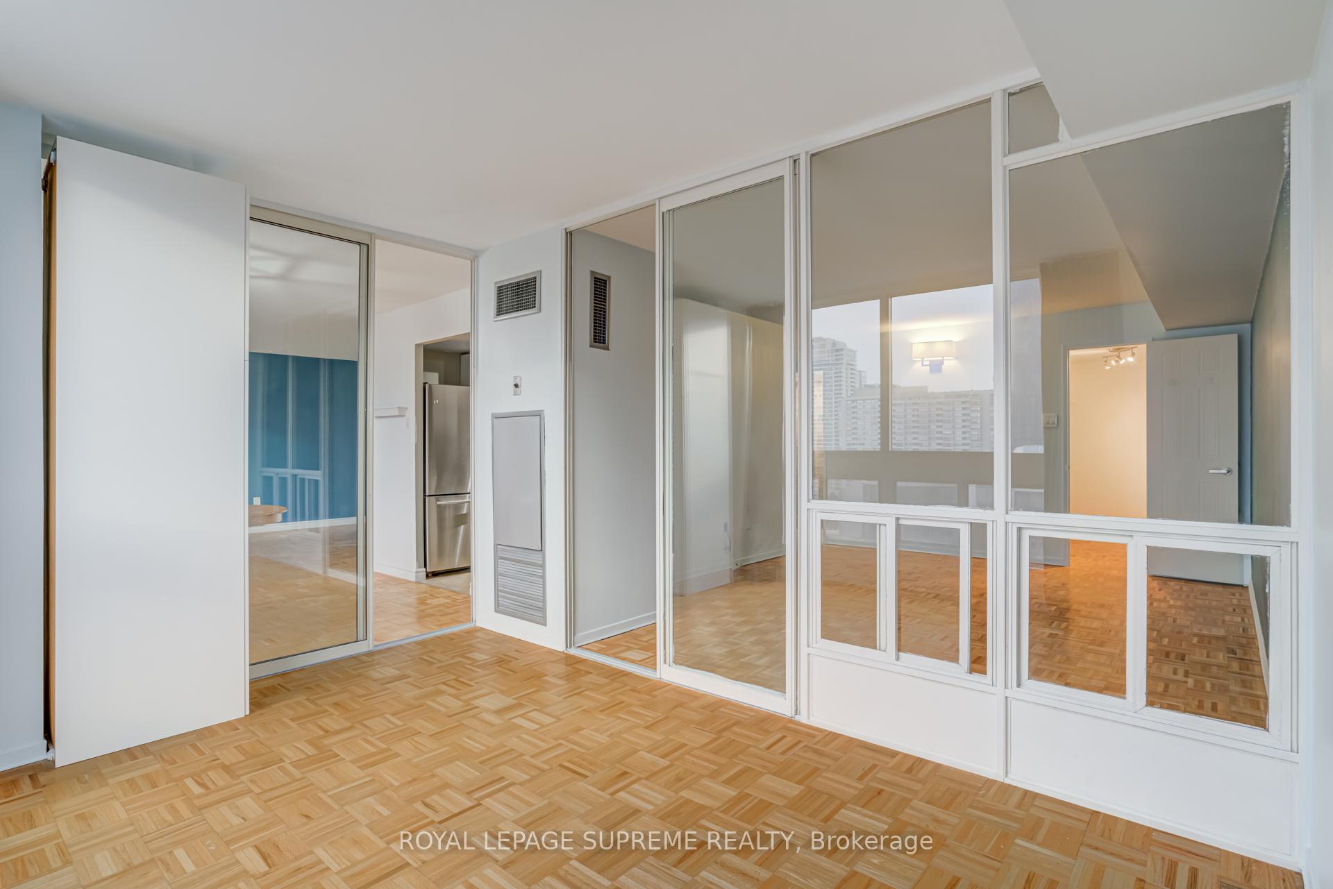 5 Kenneth Avenue 1804, Toronto Unit: 1804