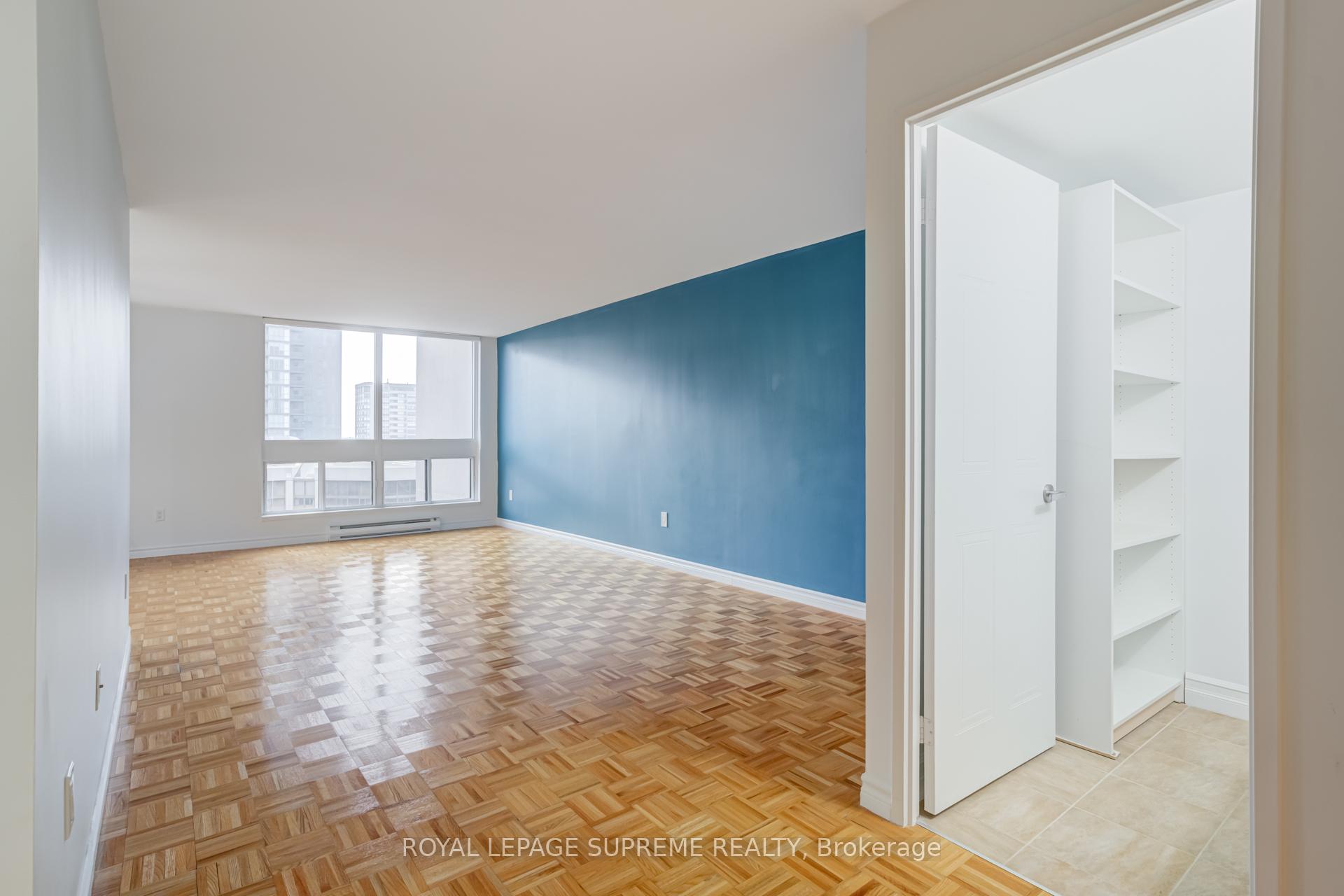 5 Kenneth Avenue 1804, Toronto Unit: 1804